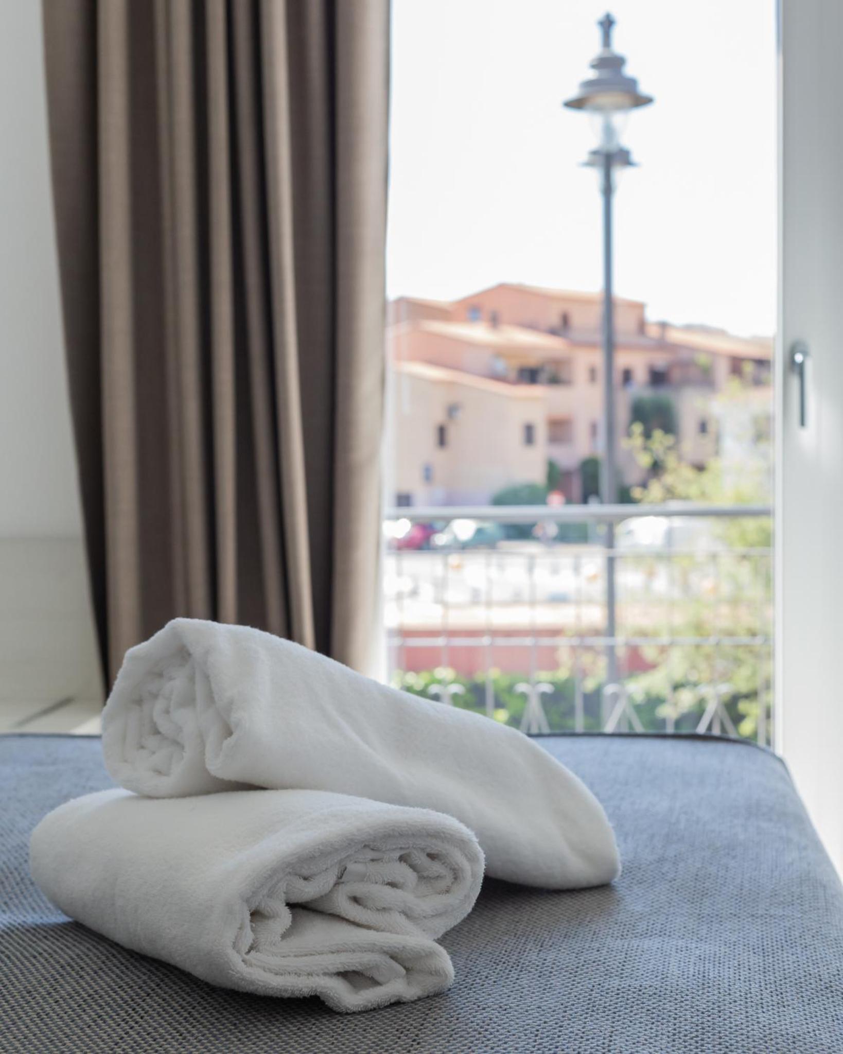 Double Room with Private Bathroom - Photo 3