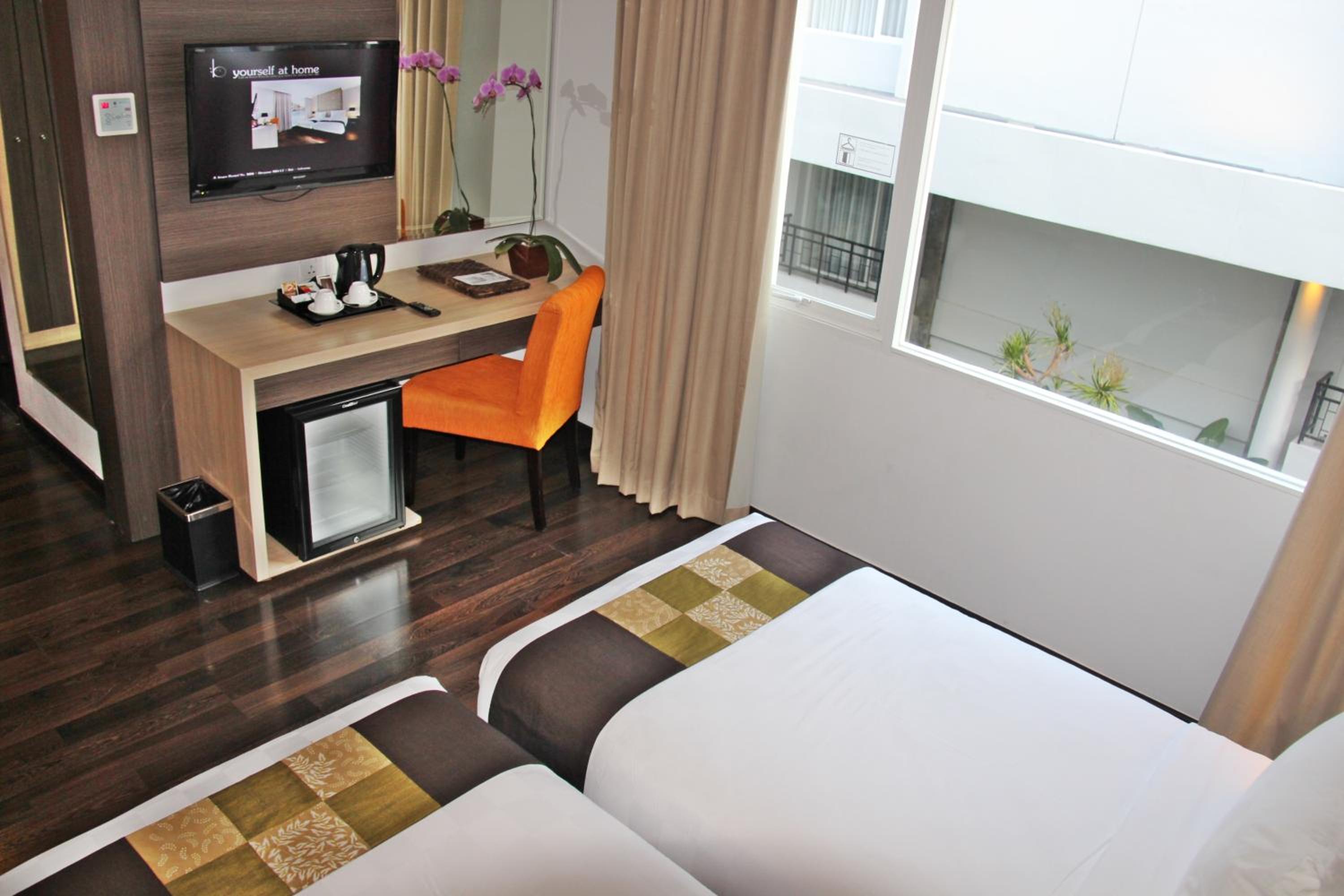 Deluxe Double or Twin Room - Photo 6