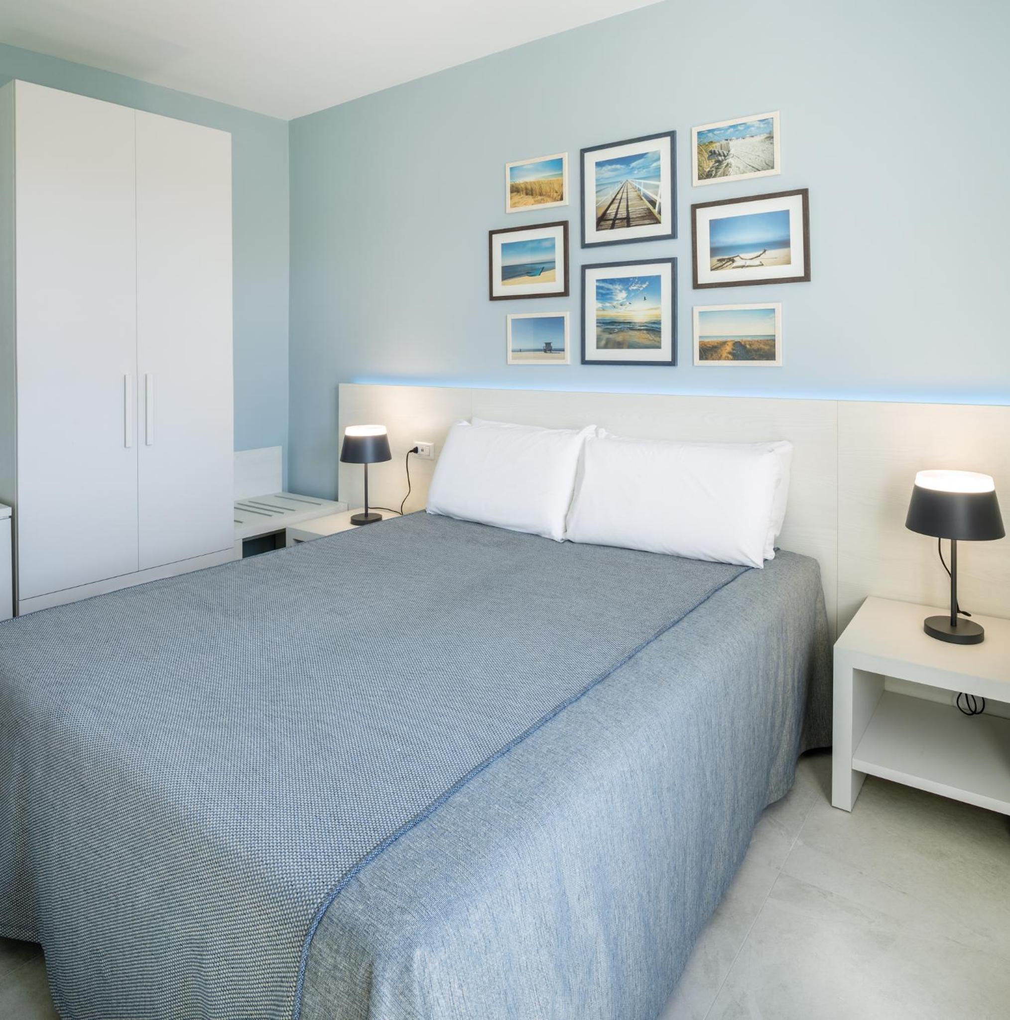 Double Room with Private Bathroom - Photo 27