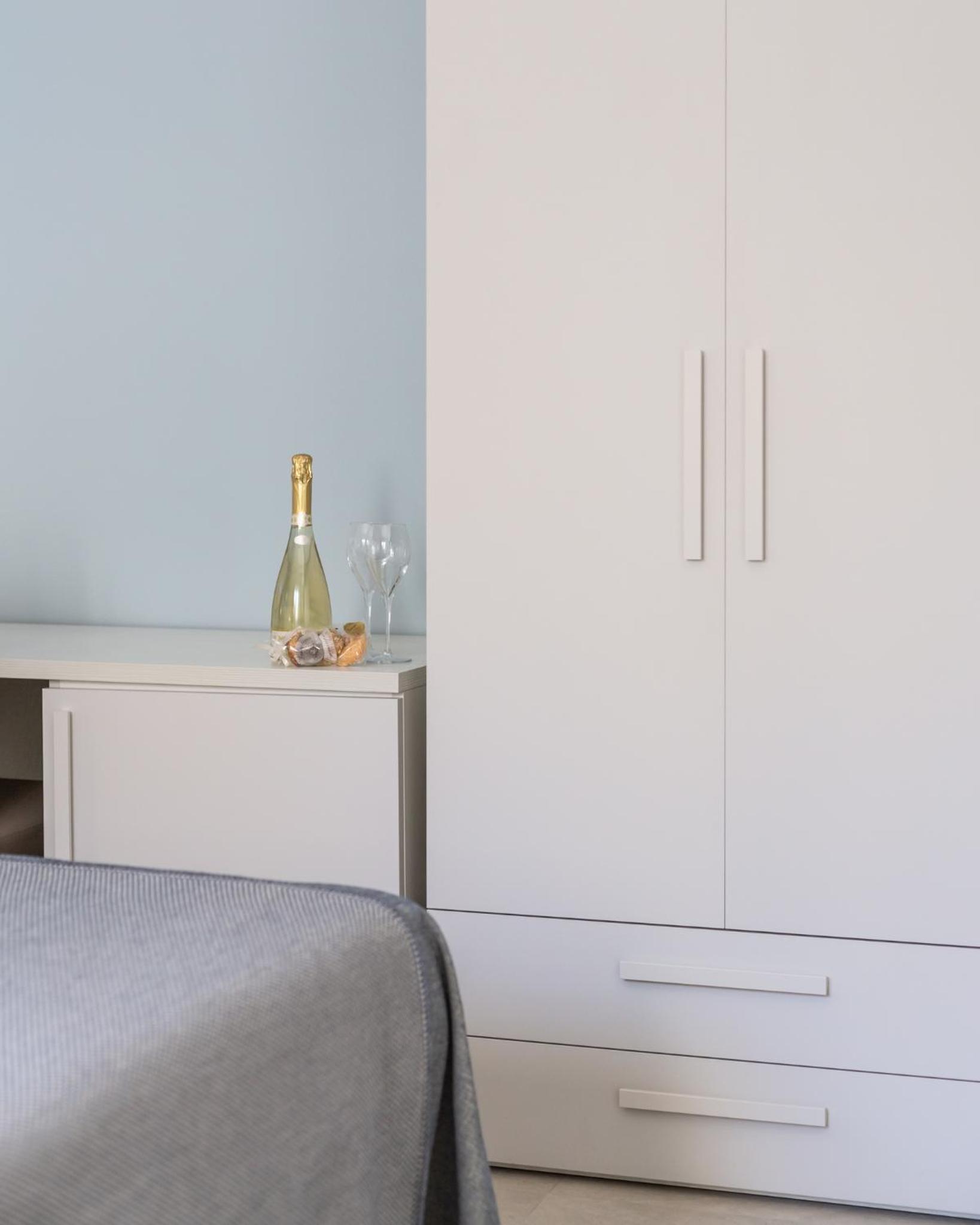 Double Room with Private Bathroom - Photo 14