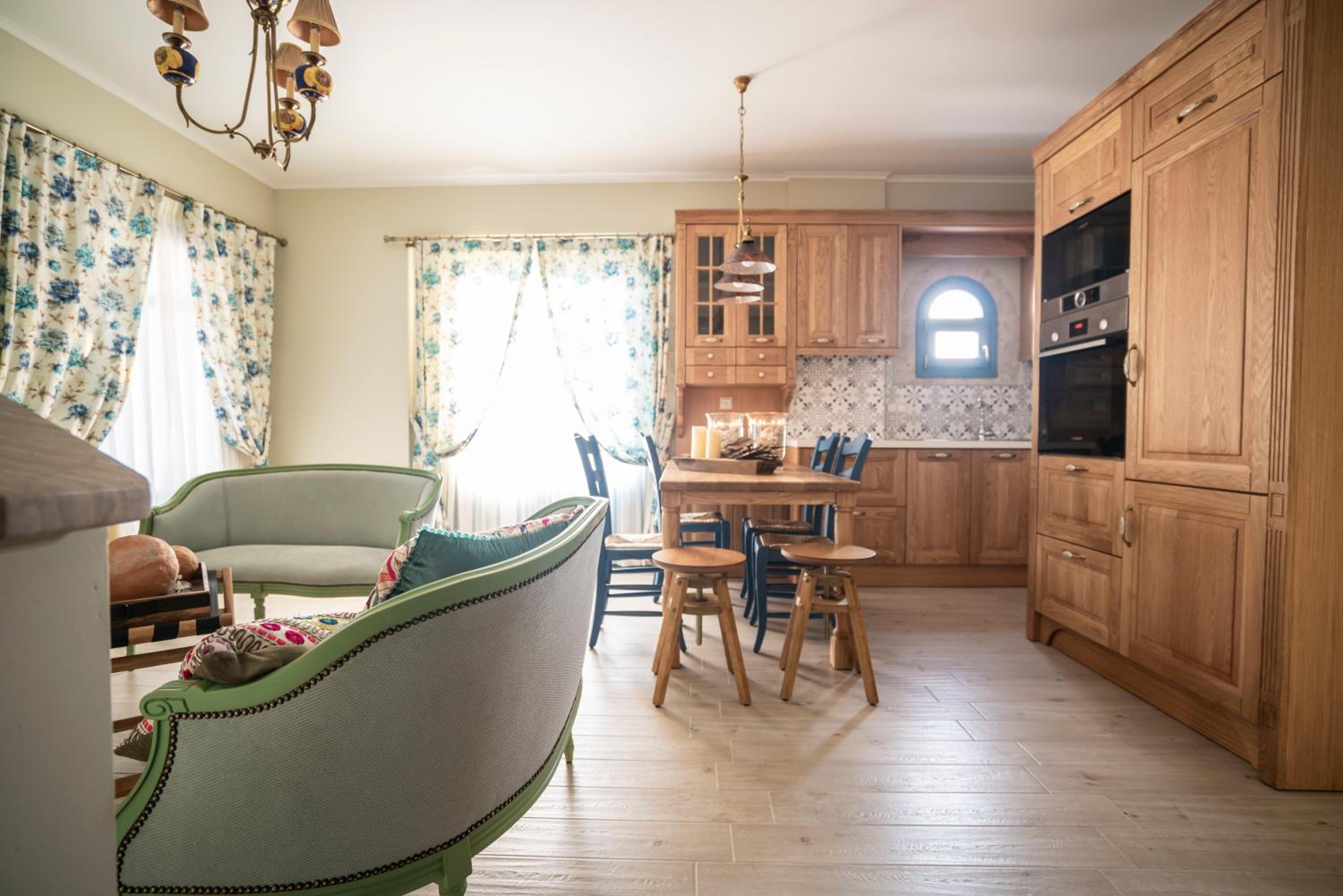 Three-Bedroom Suite - Photo 8