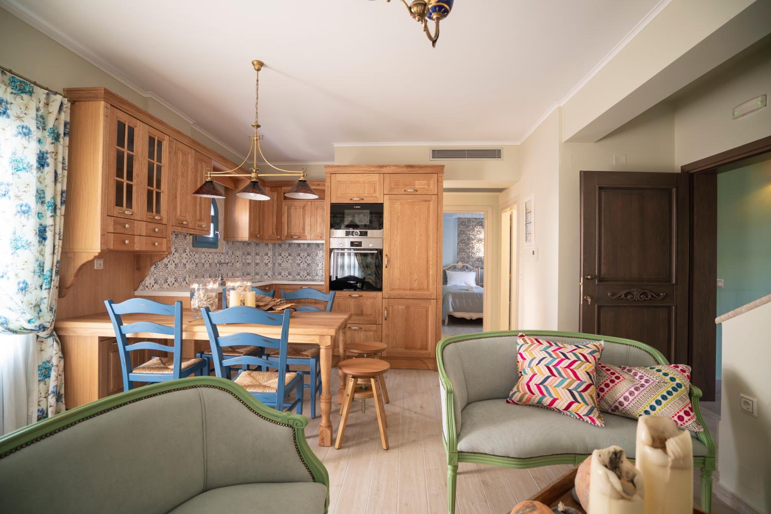 Three-Bedroom Suite - Photo 10