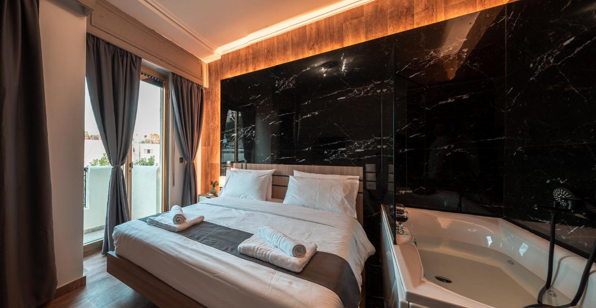 Luxury Suite with Spa Bath