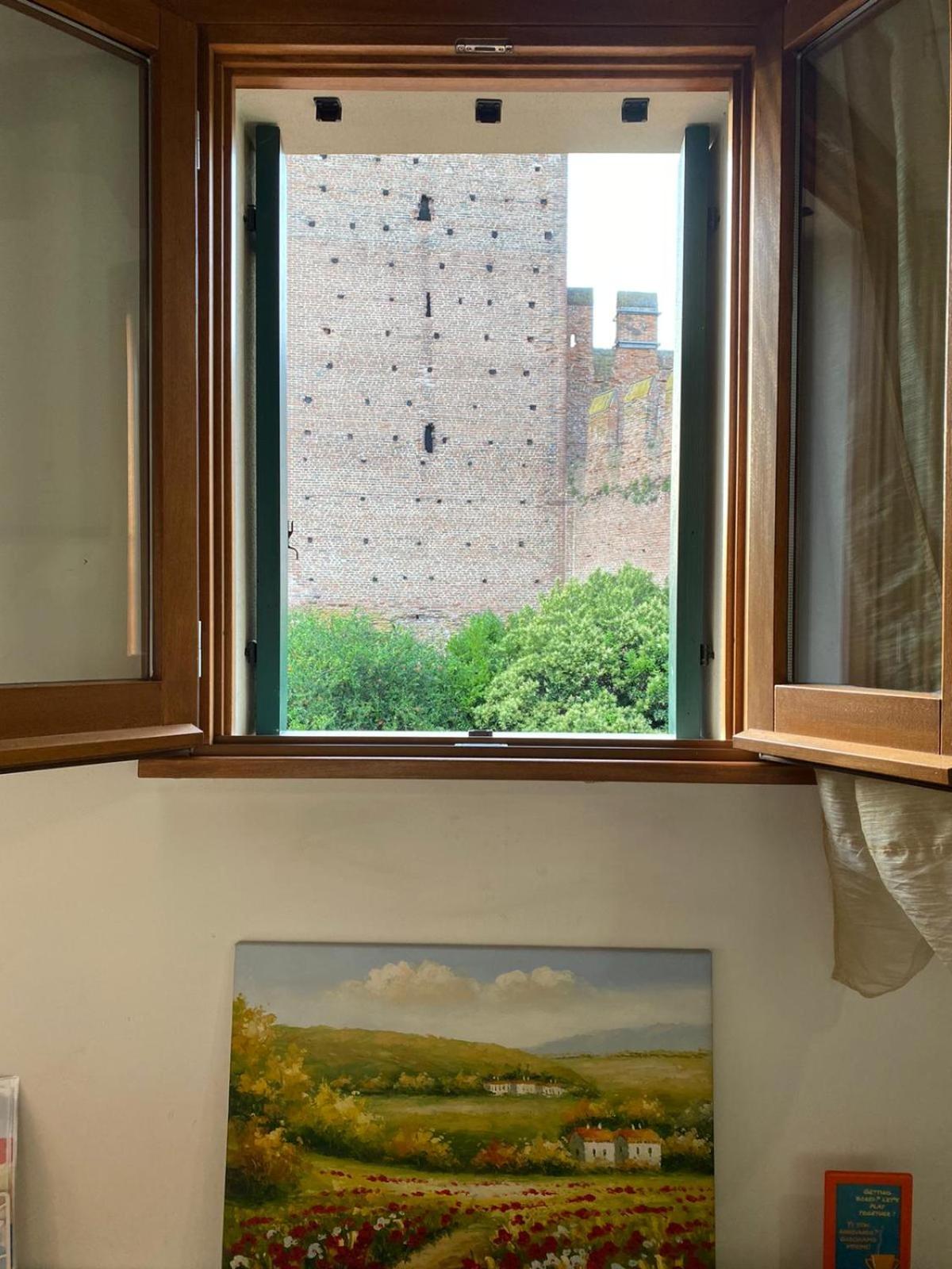 Apartment with Balcony - Photo 17
