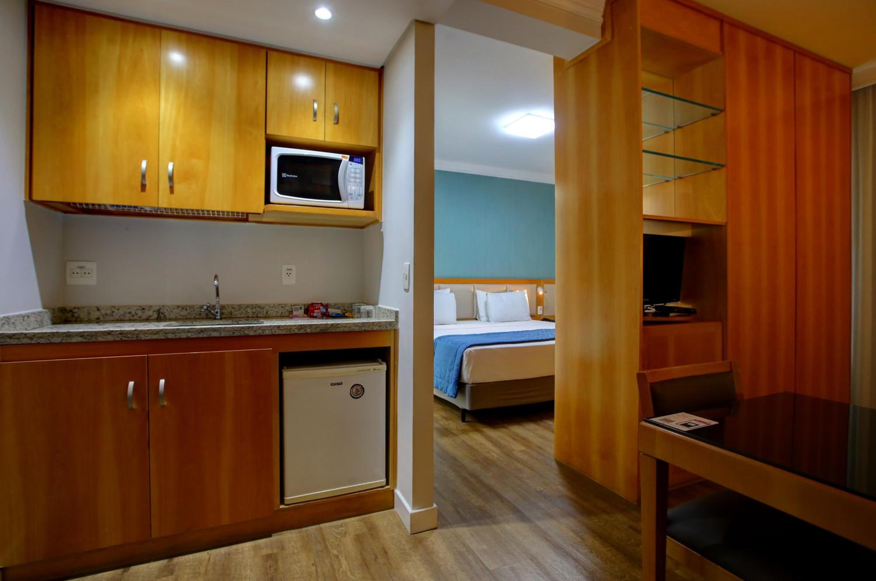 Deluxe Suite thumbnail 6