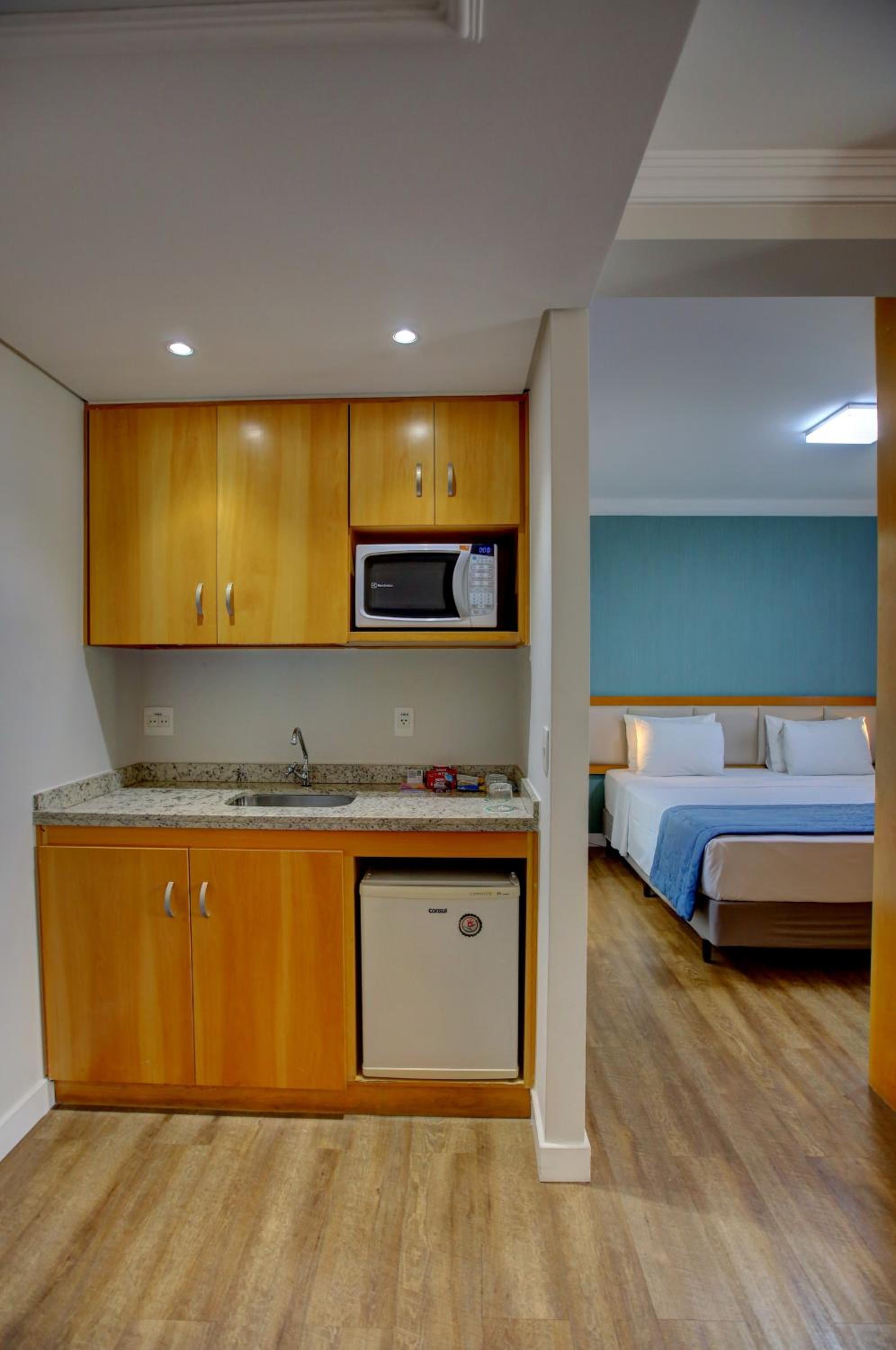 Deluxe Suite thumbnail 5