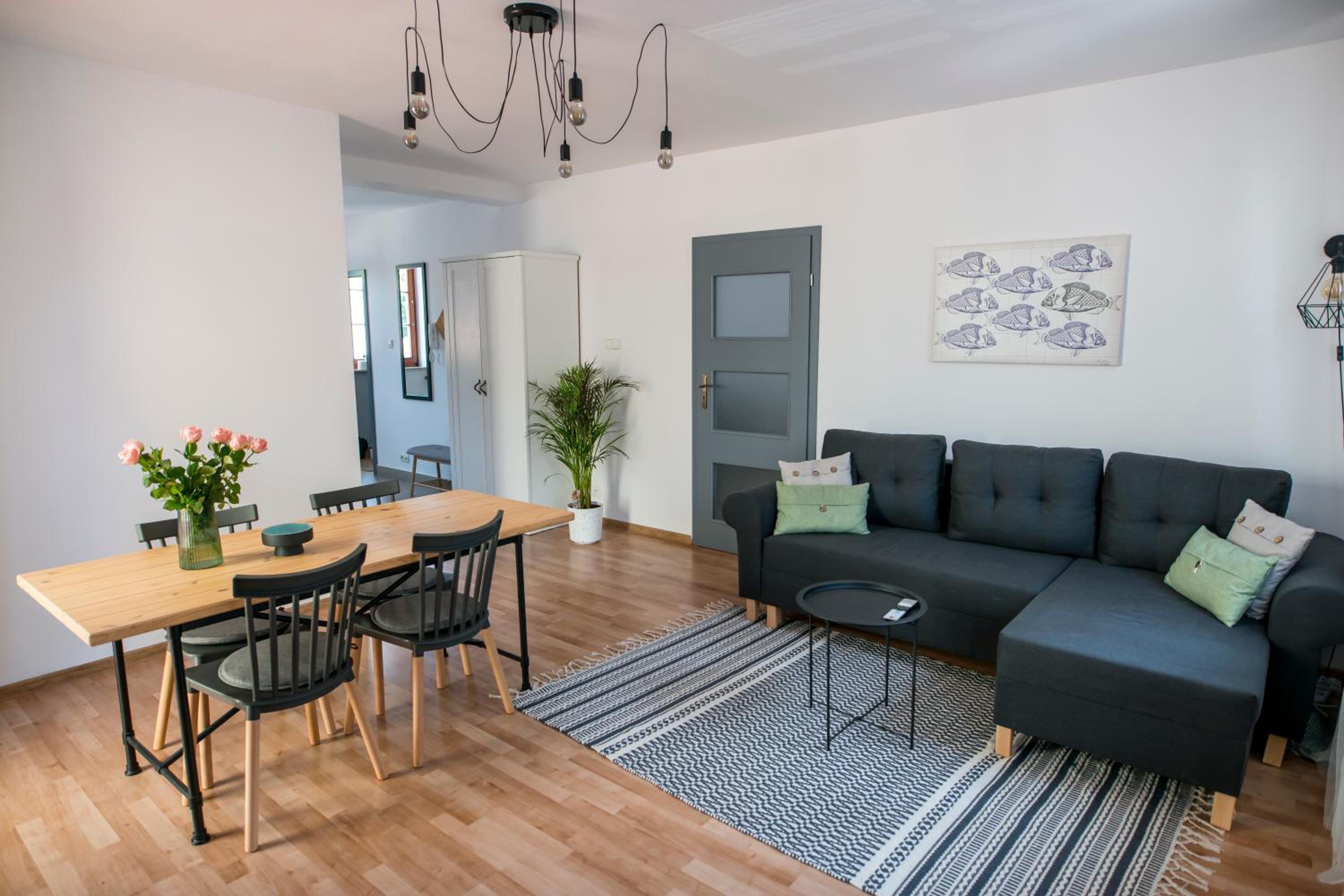 One-Bedroom Apartment - Photo 5