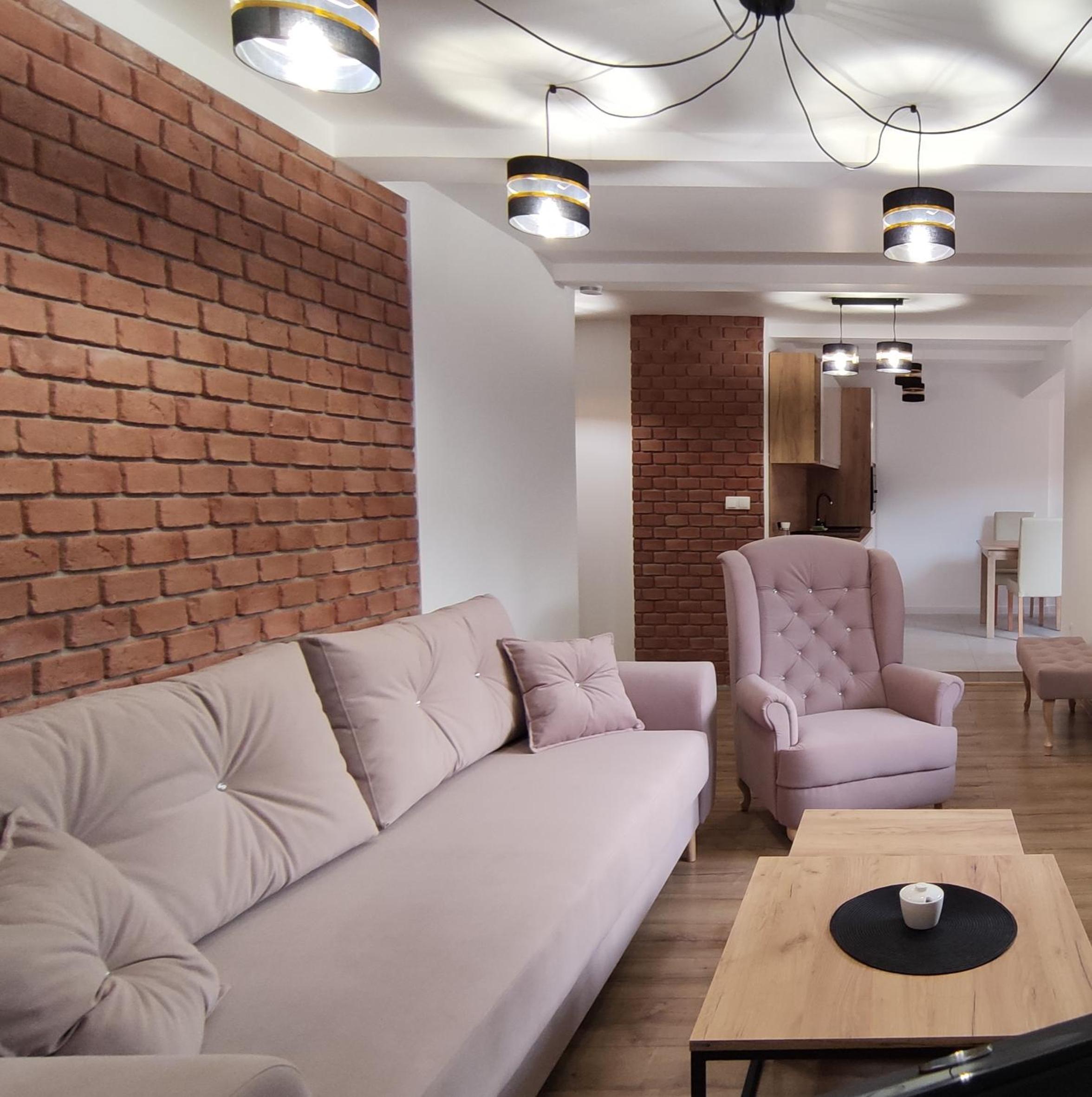 Family Studio - Photo 1