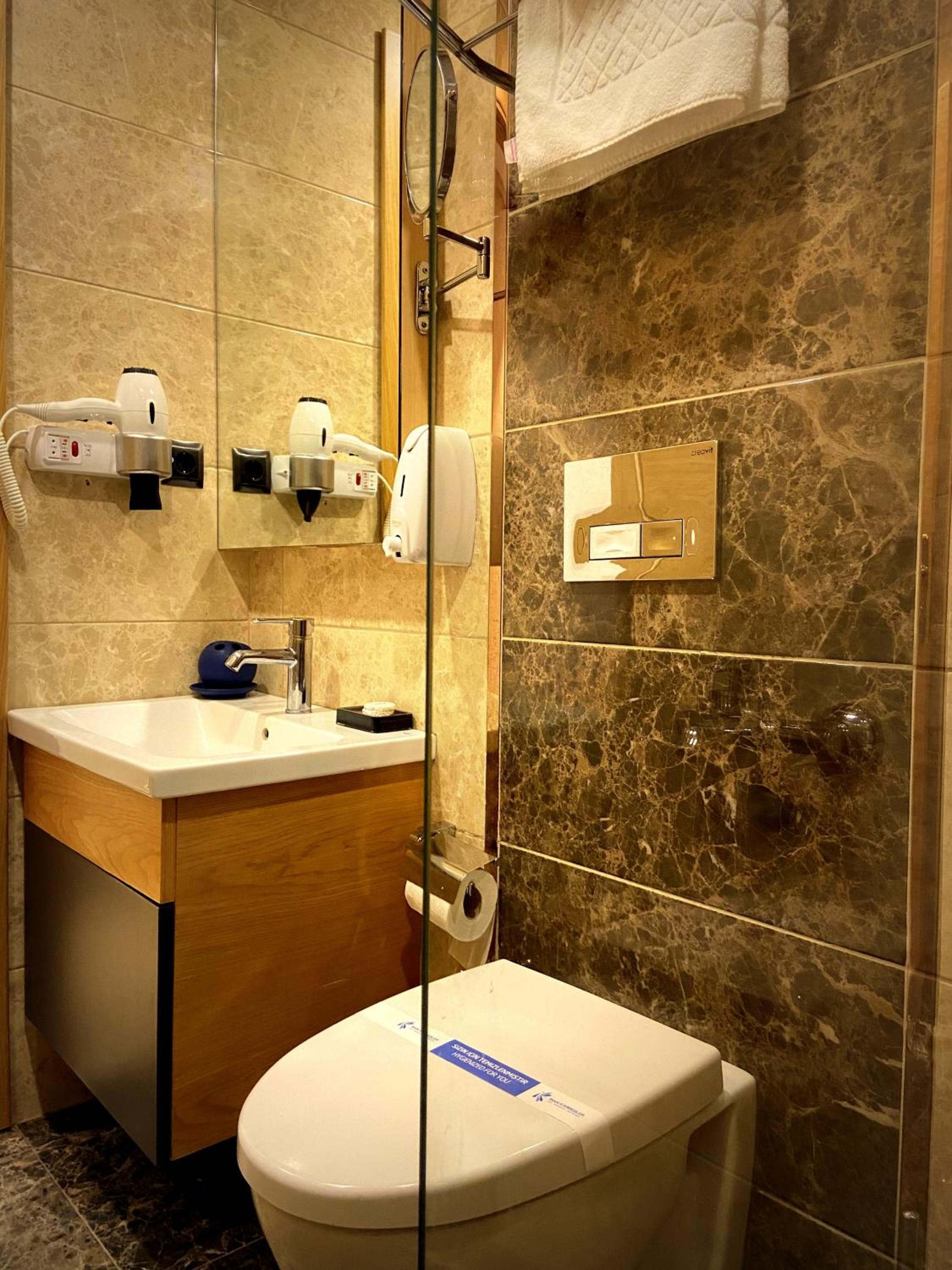 Triple Room - Photo 11