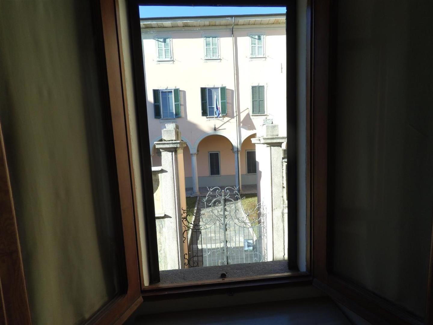 One-Bedroom Apartment - Photo 8