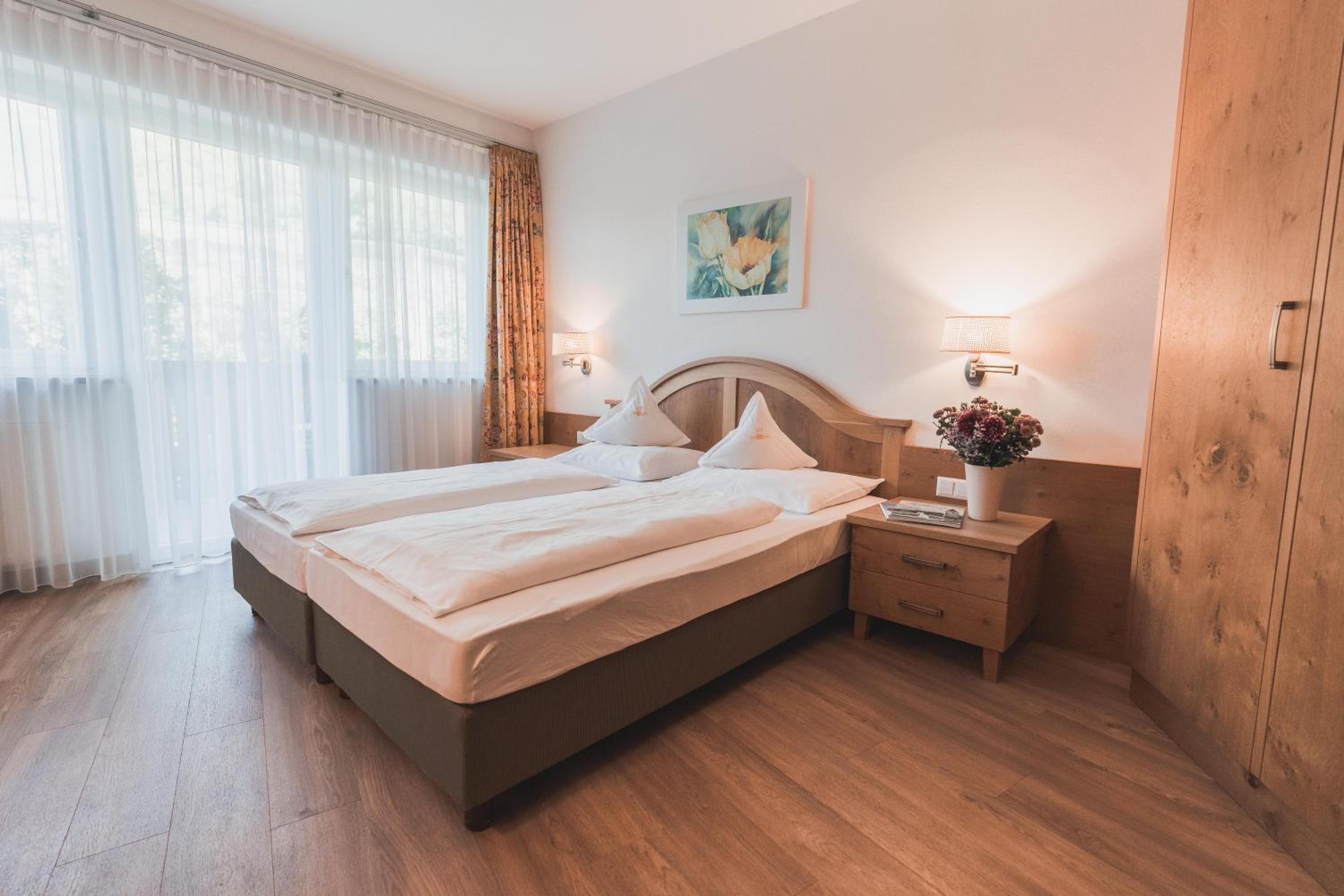 Budget Double Room photo 3