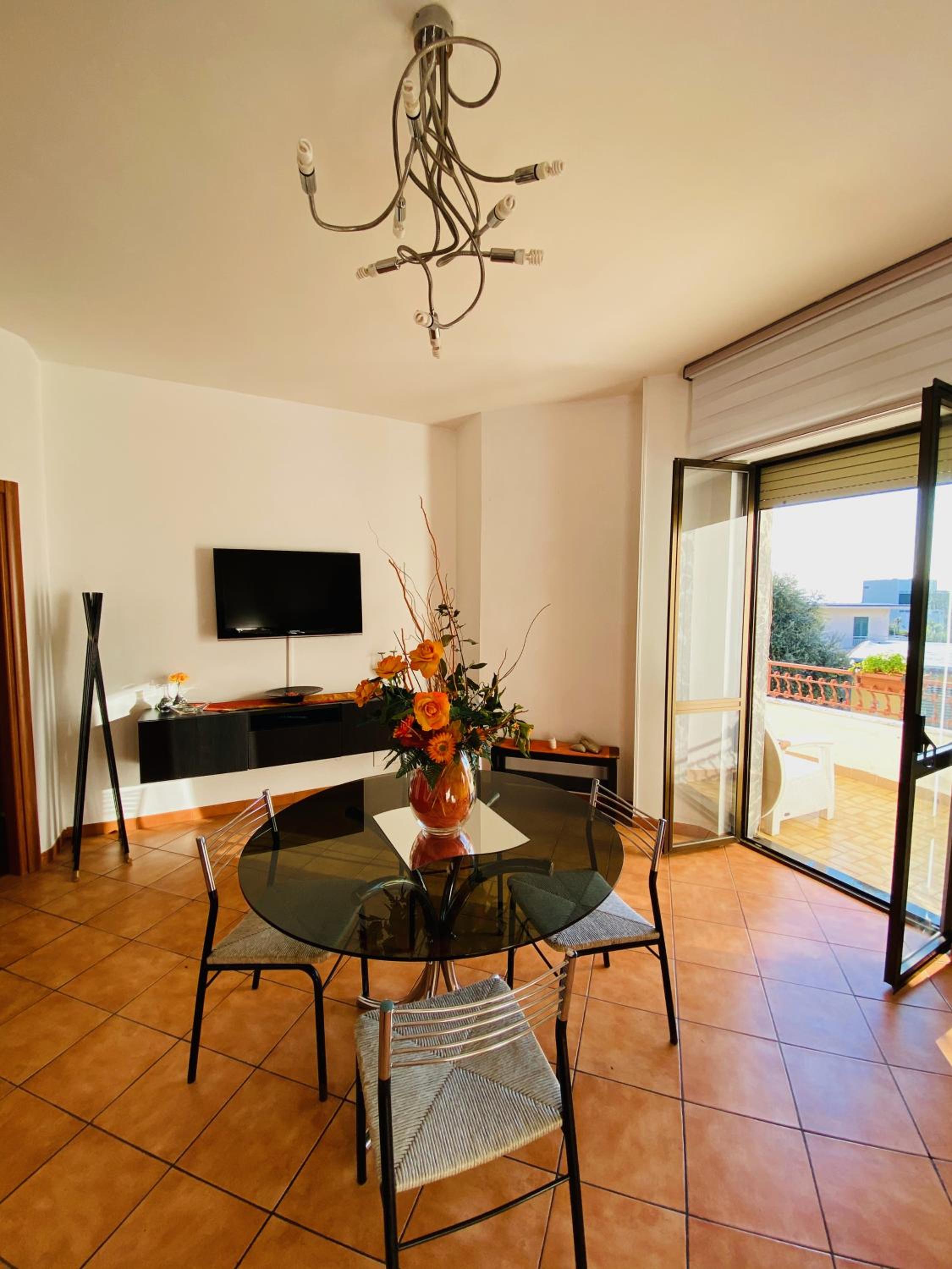 One-Bedroom Apartment - Photo 11