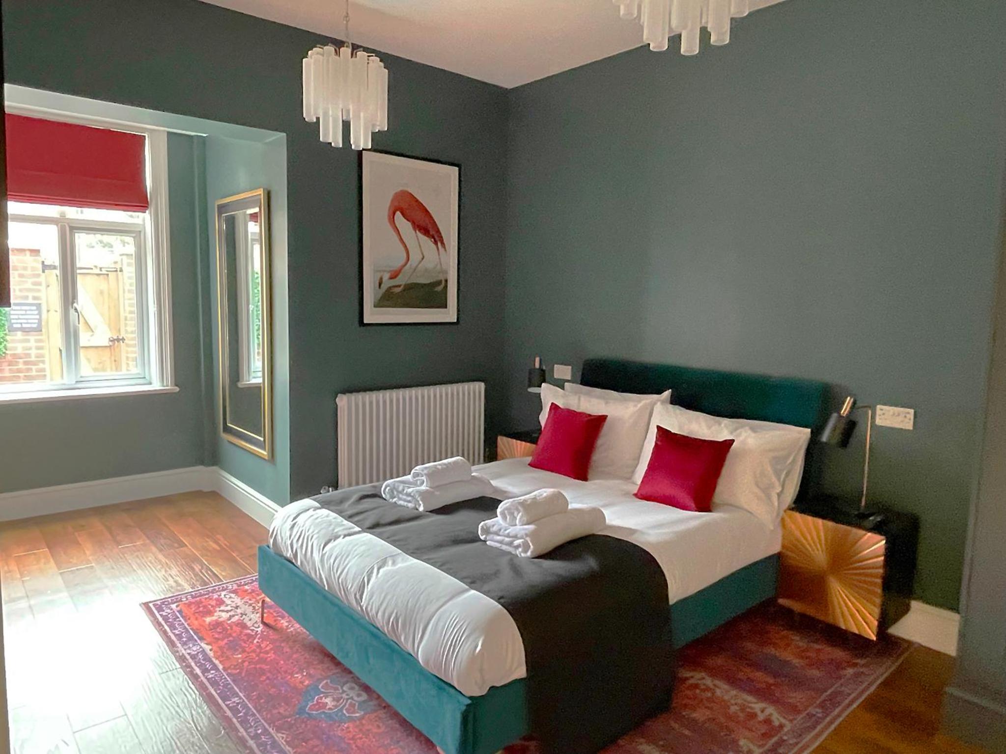 Three-Bedroom Apartment - Photo 9