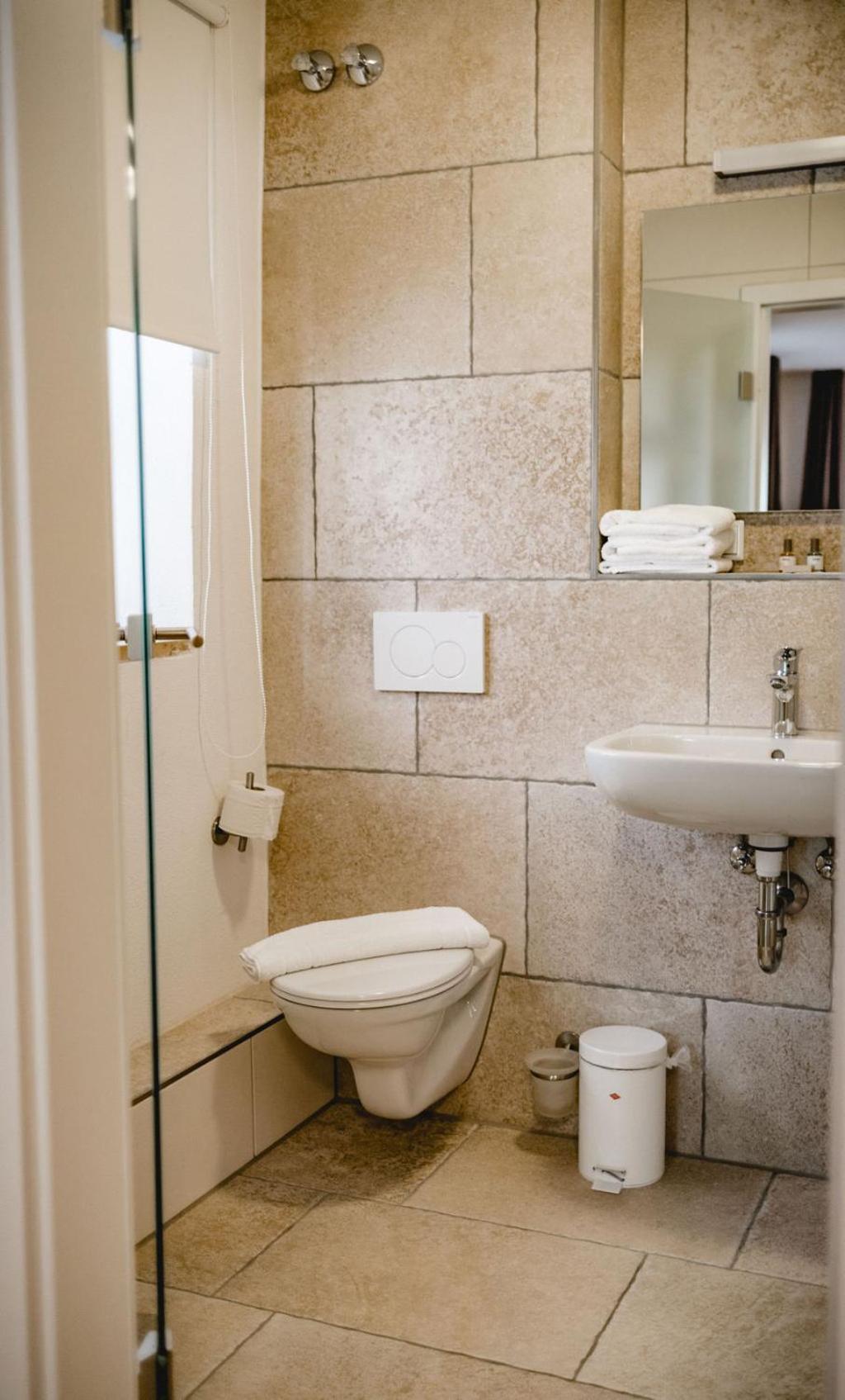 Double Room - Photo 10
