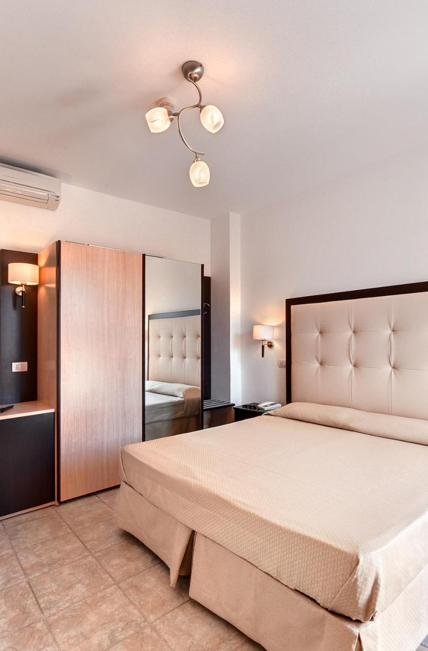Double Room with Balcony photo 3