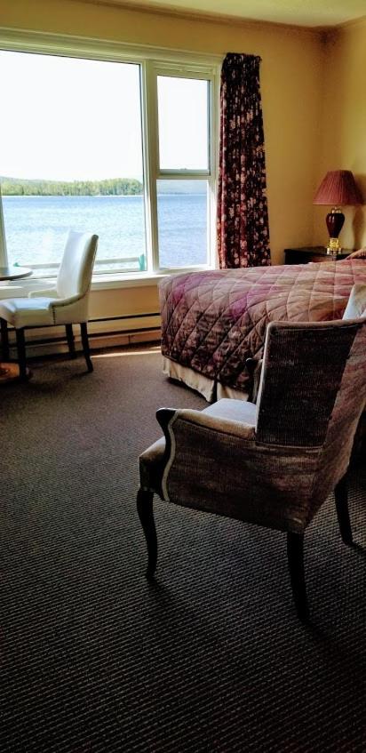 Queen Suite with Sea View - Photo 23