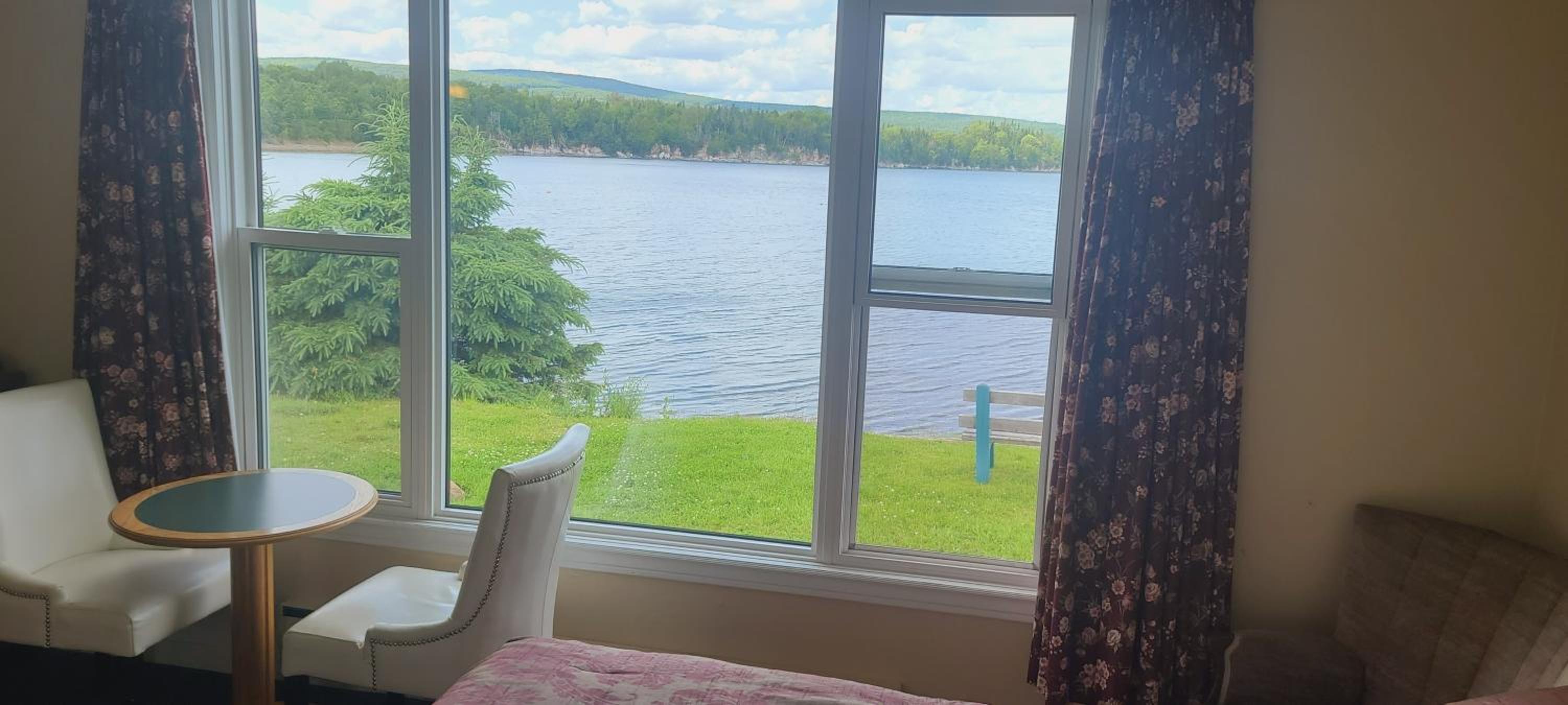 Queen Suite with Sea View - Photo 28