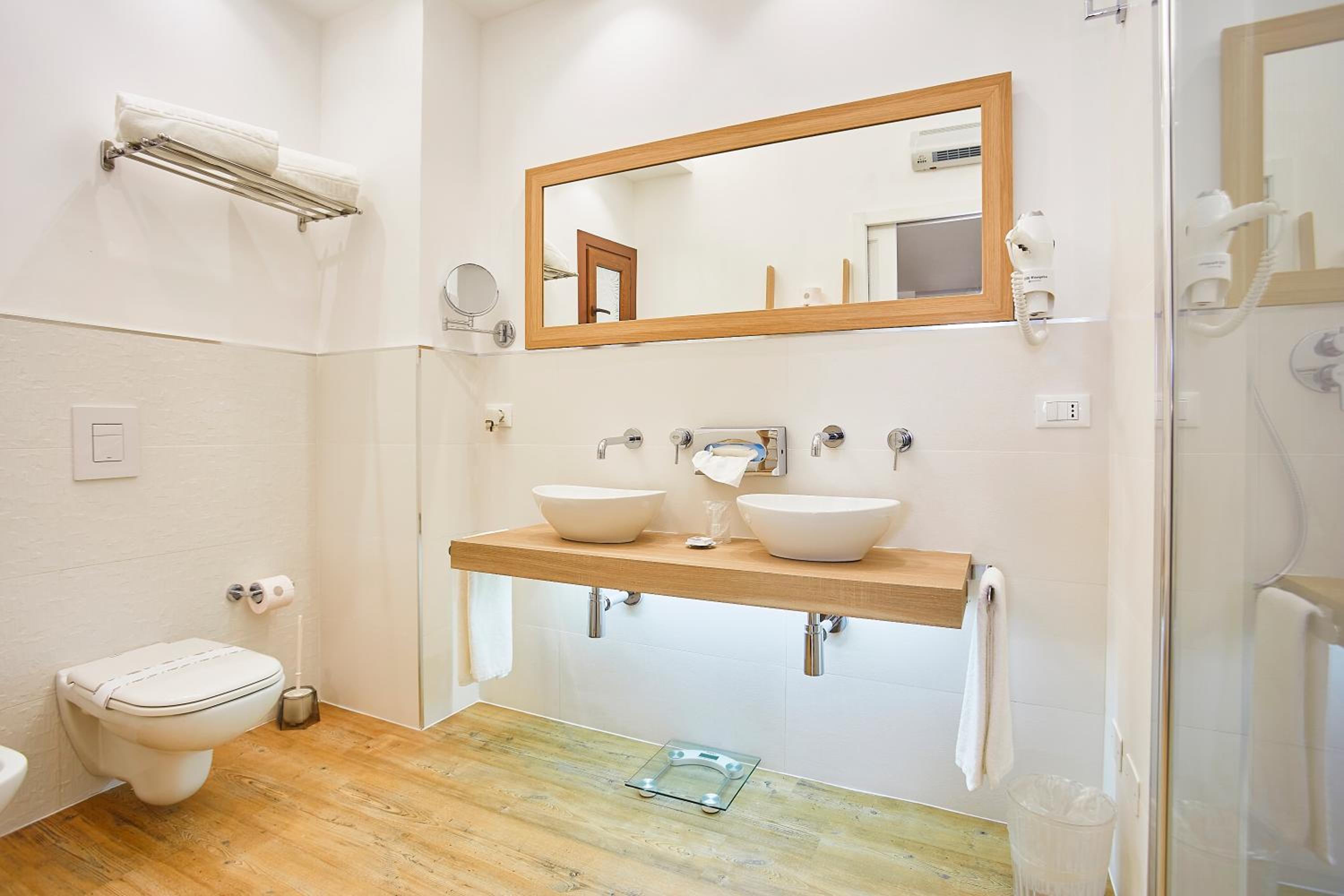 Superior Double Room with Jacuzzi photo 3