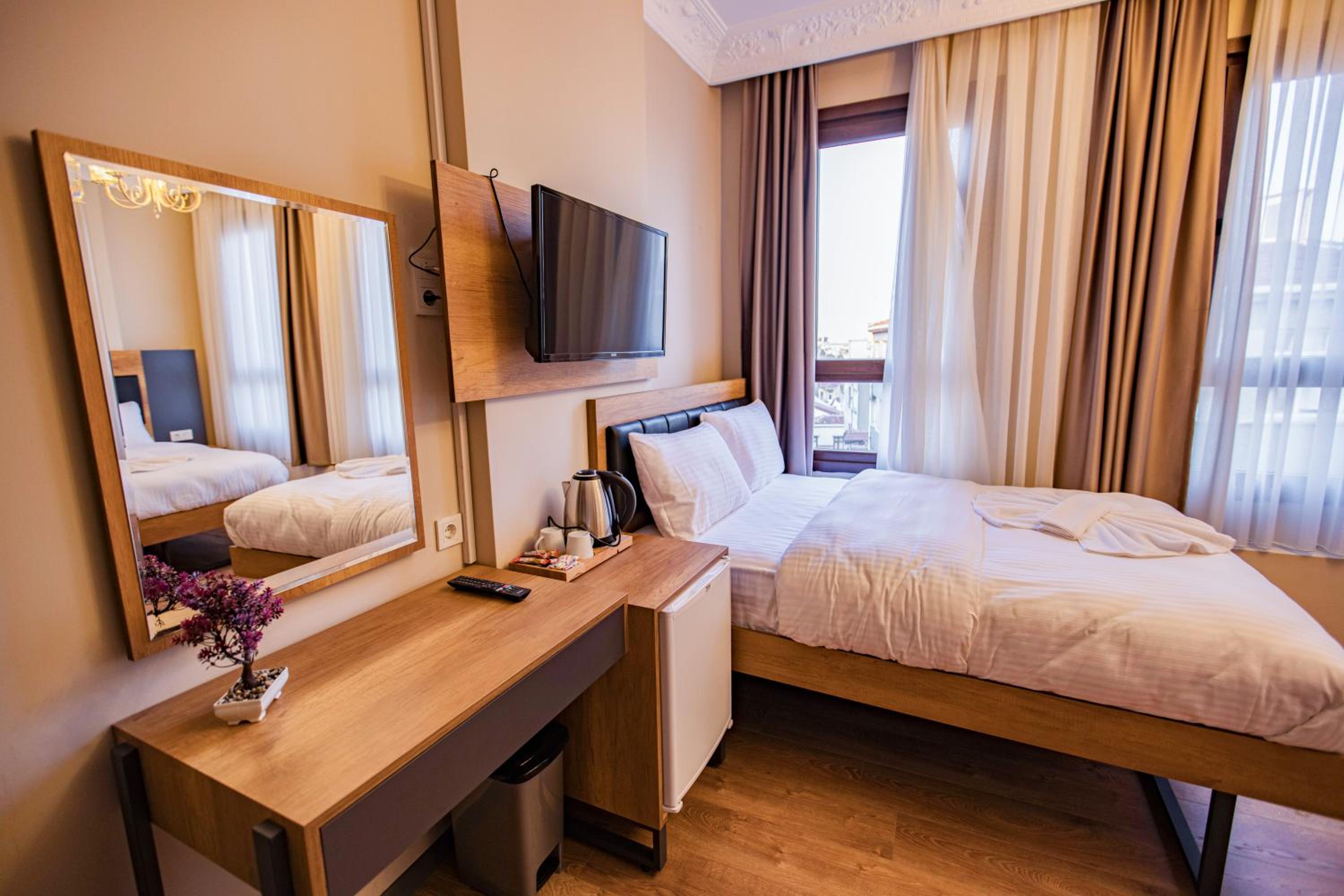 Classic Quadruple Room photo 2