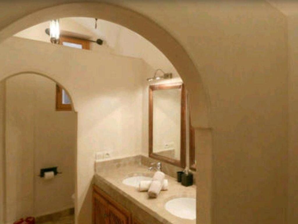 Triple Room with Private Bathroom - Photo 9
