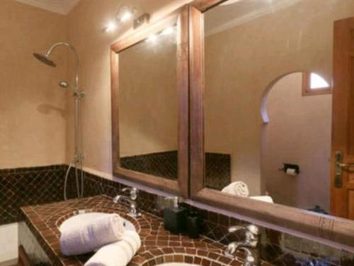 Triple Room with Private Bathroom - Photo 3