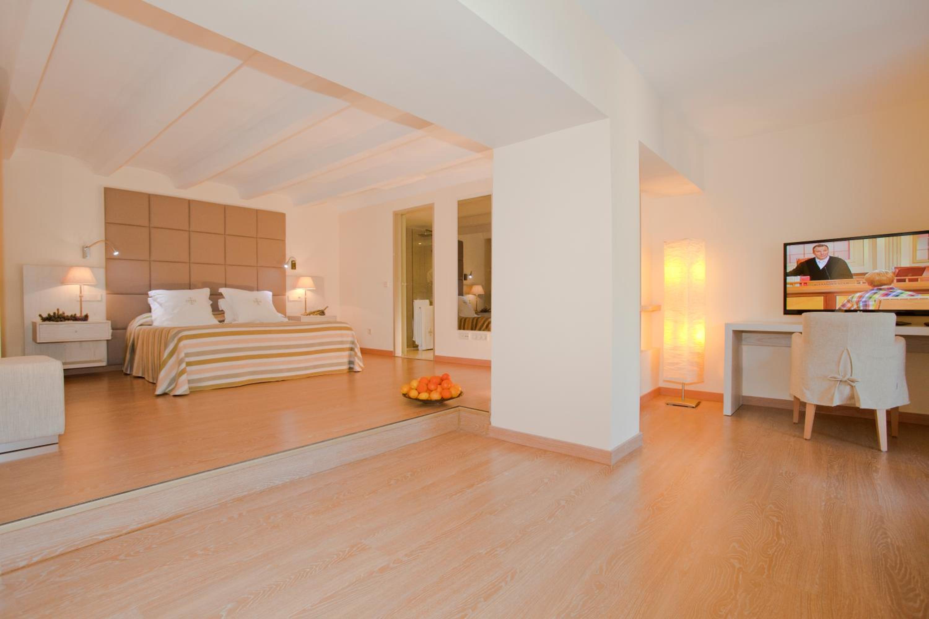 Junior Suite with Terrace - Photo 5