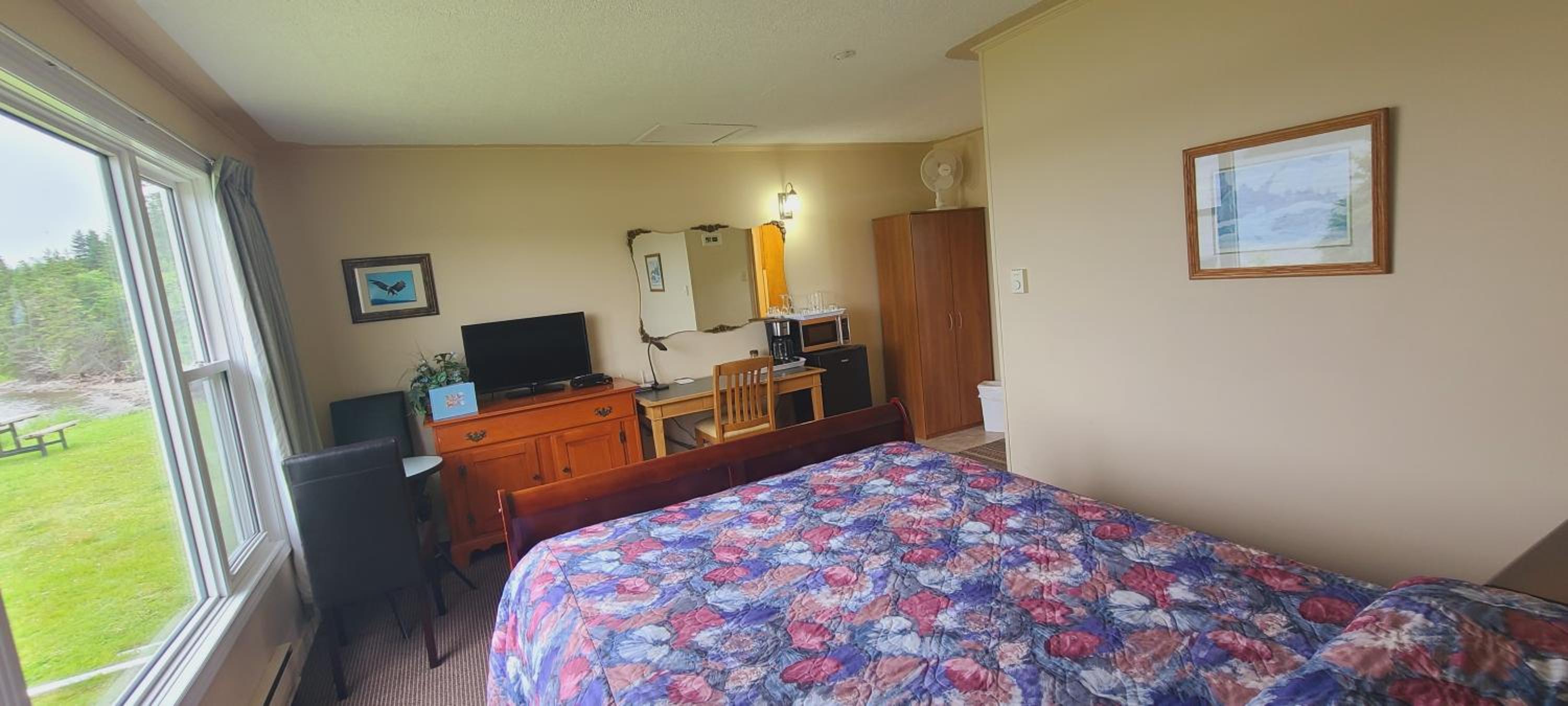 Queen Suite with Sea View - Photo 30