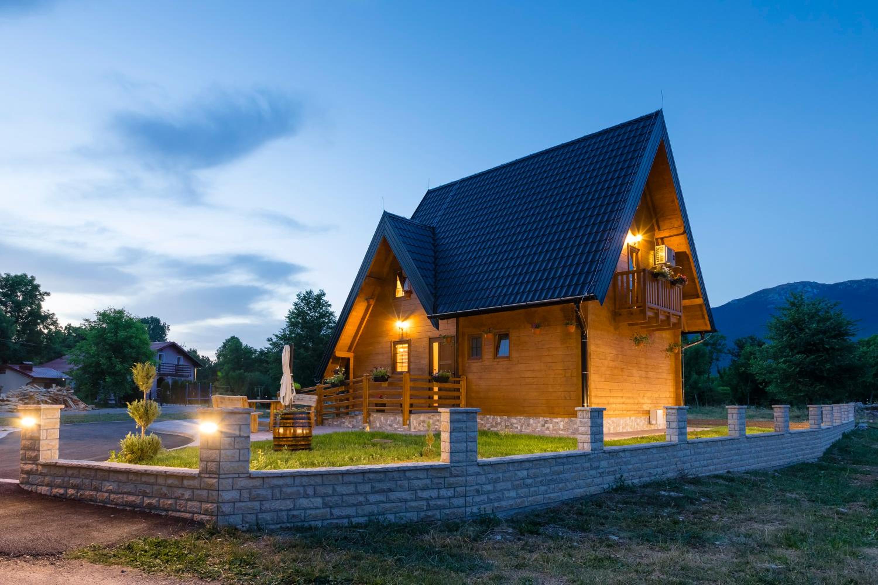 Two-Bedroom Chalet - Photo 3