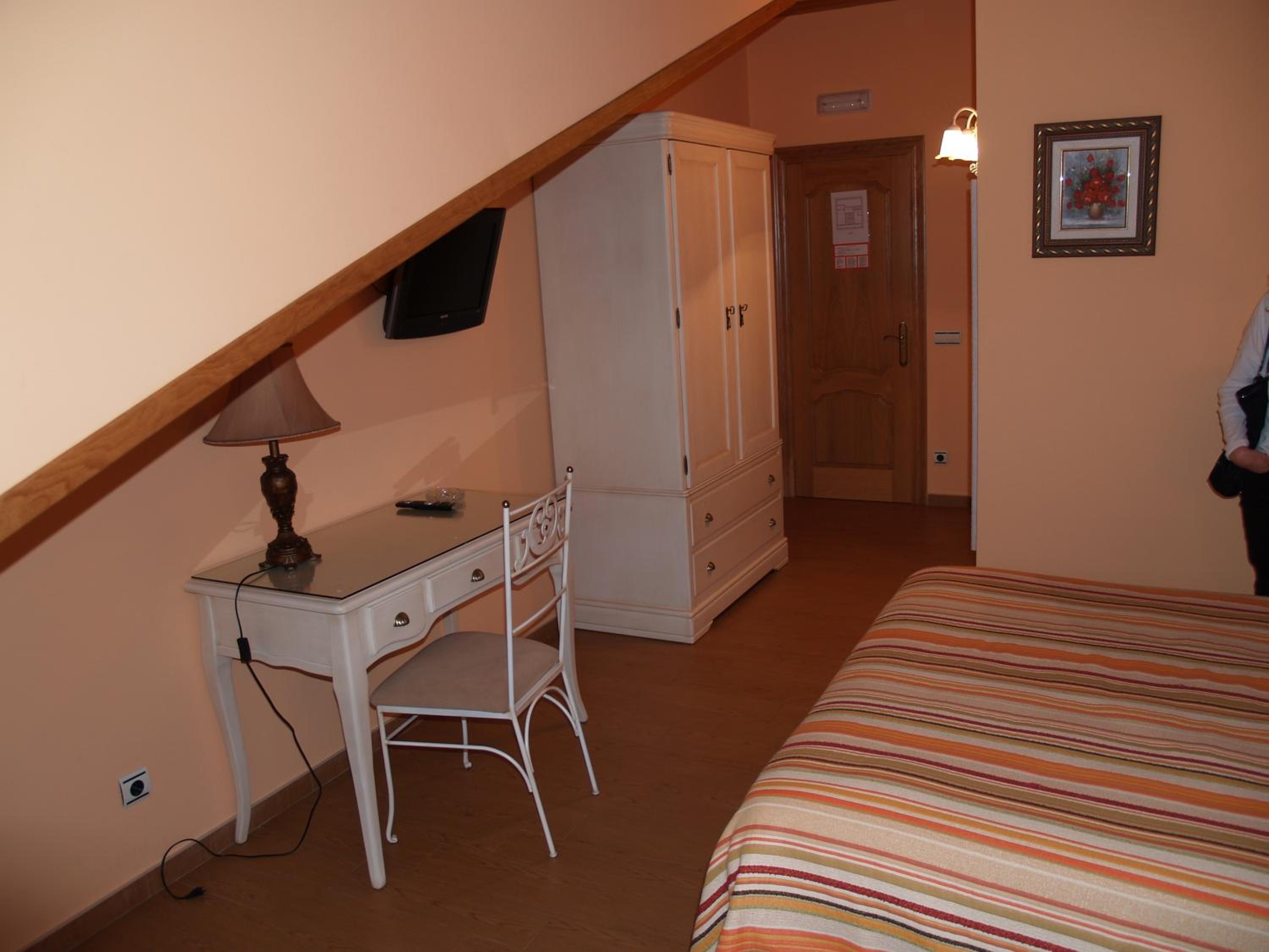 Double or Twin Room photo 3