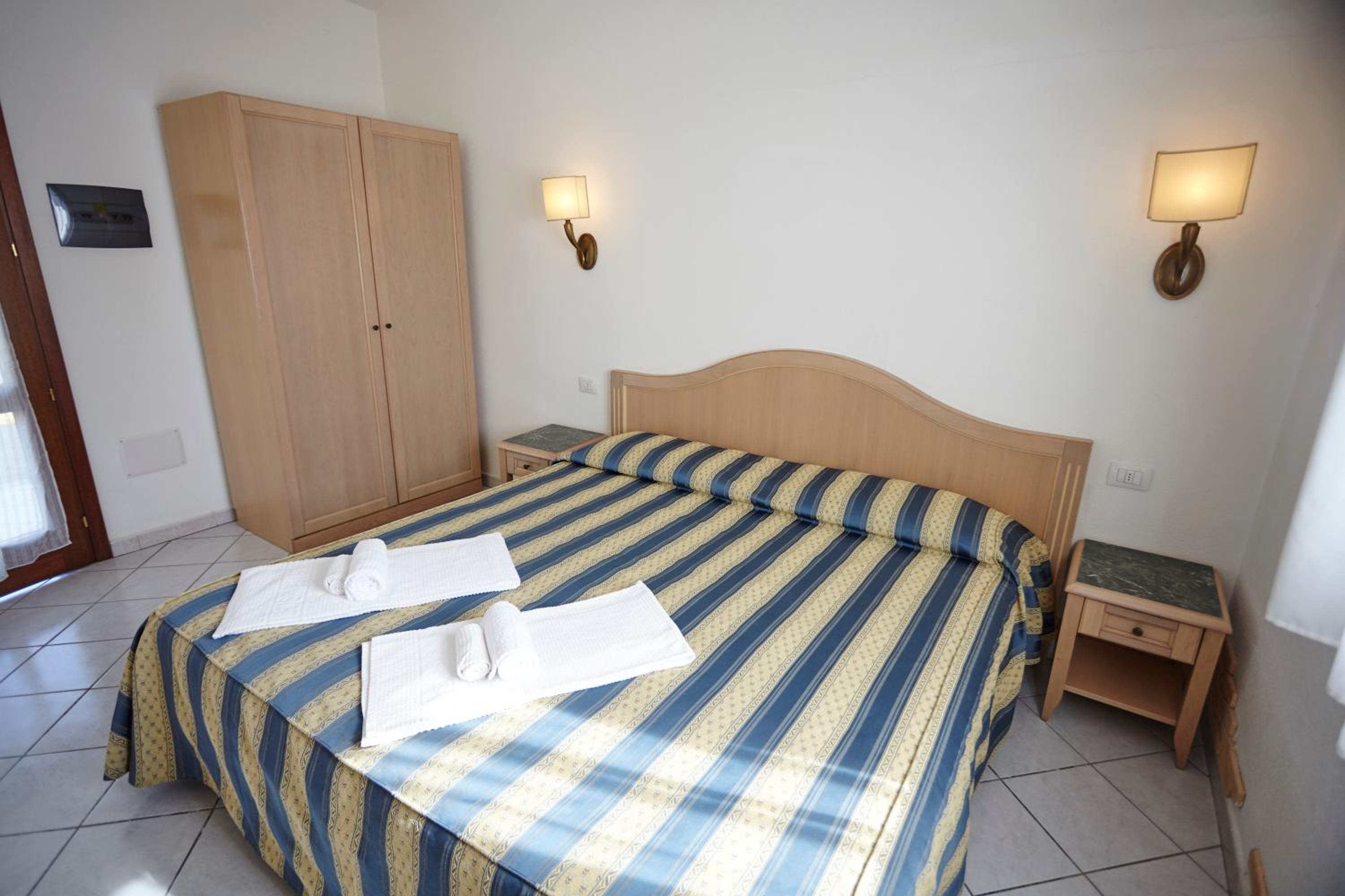 Superior Double or Twin Room with Garden View - Photo 8