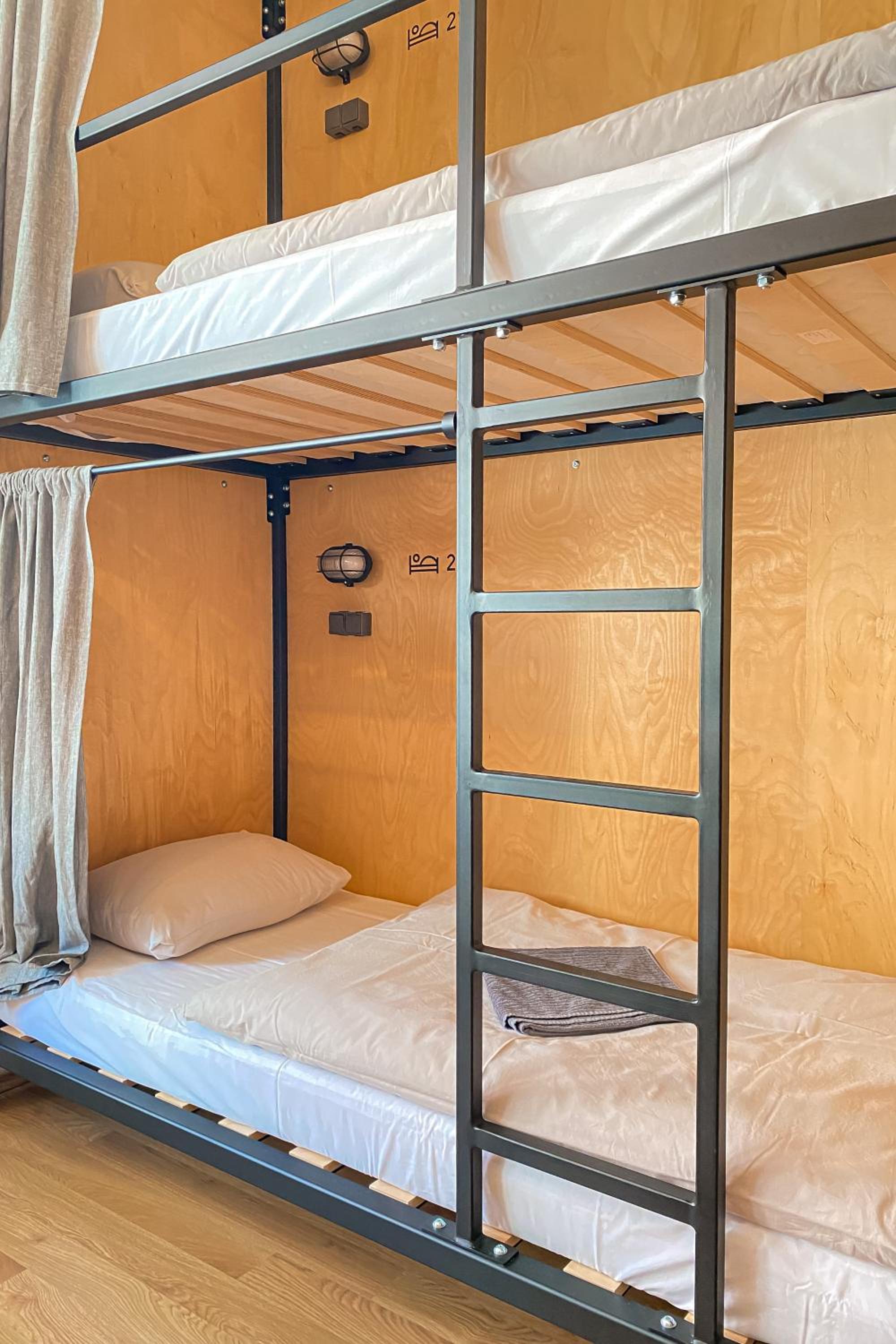 Bed in 6-Bed Mixed Dormitory Room photo 1