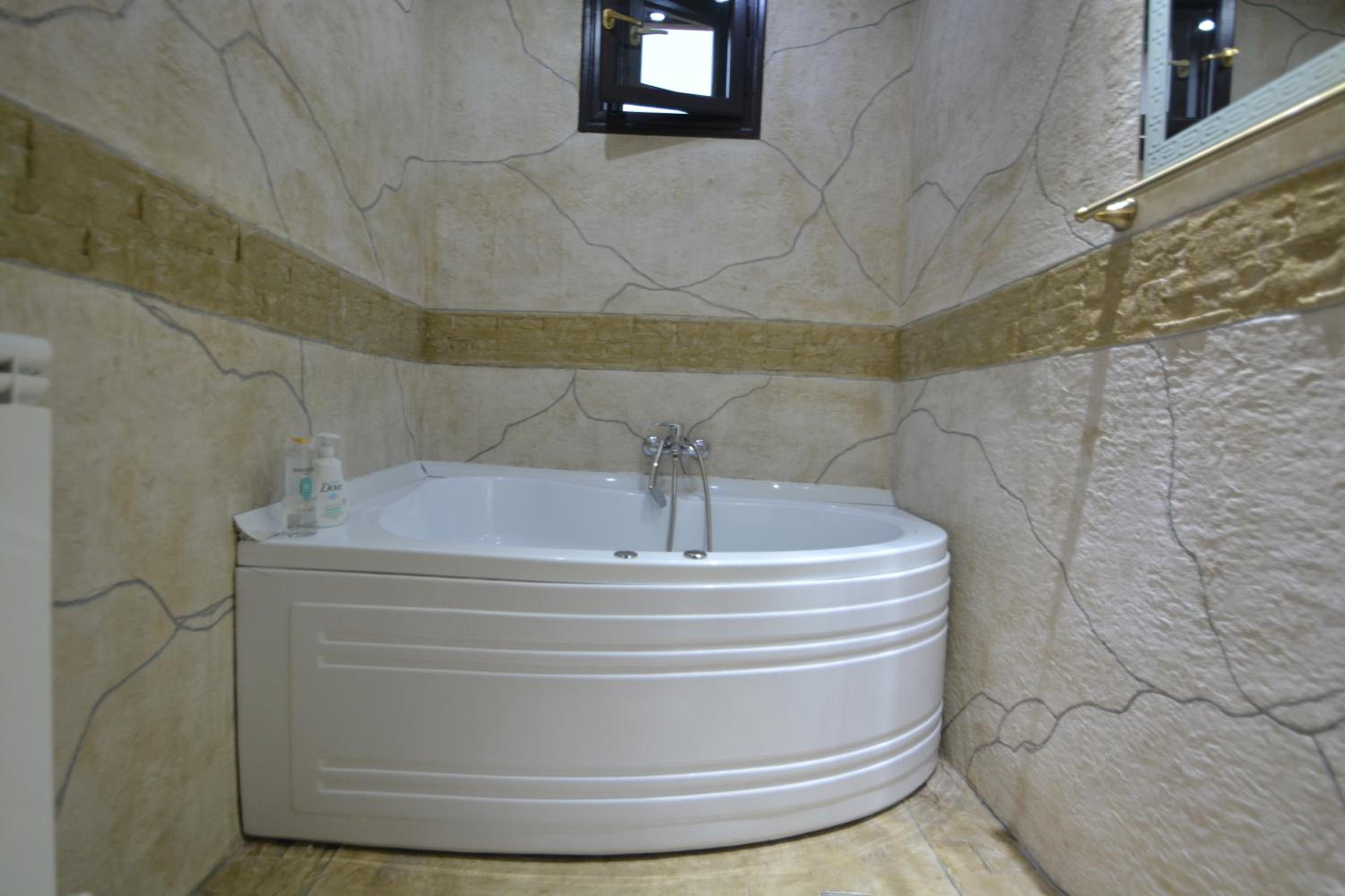 One-Bedroom Apartment - Photo 4