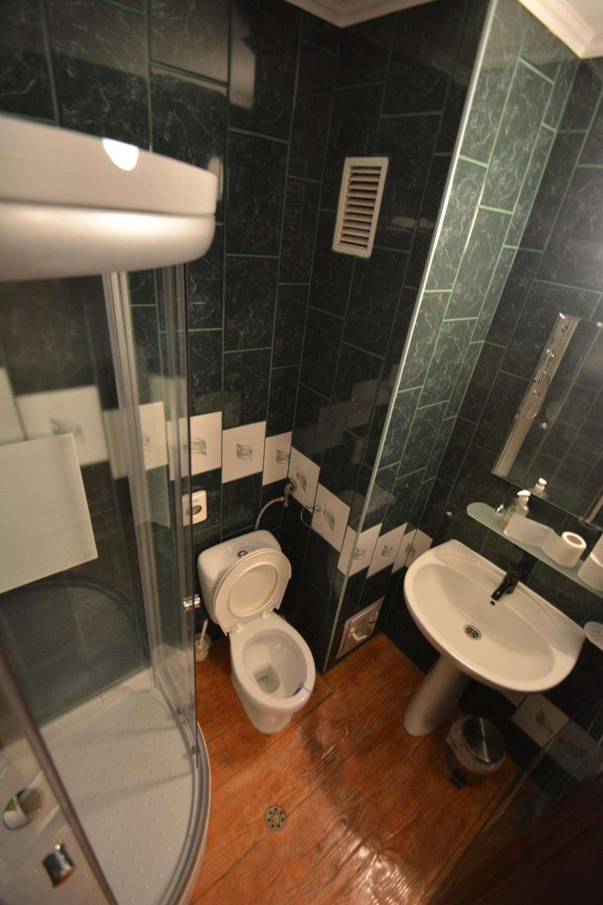Double Room - Photo 5