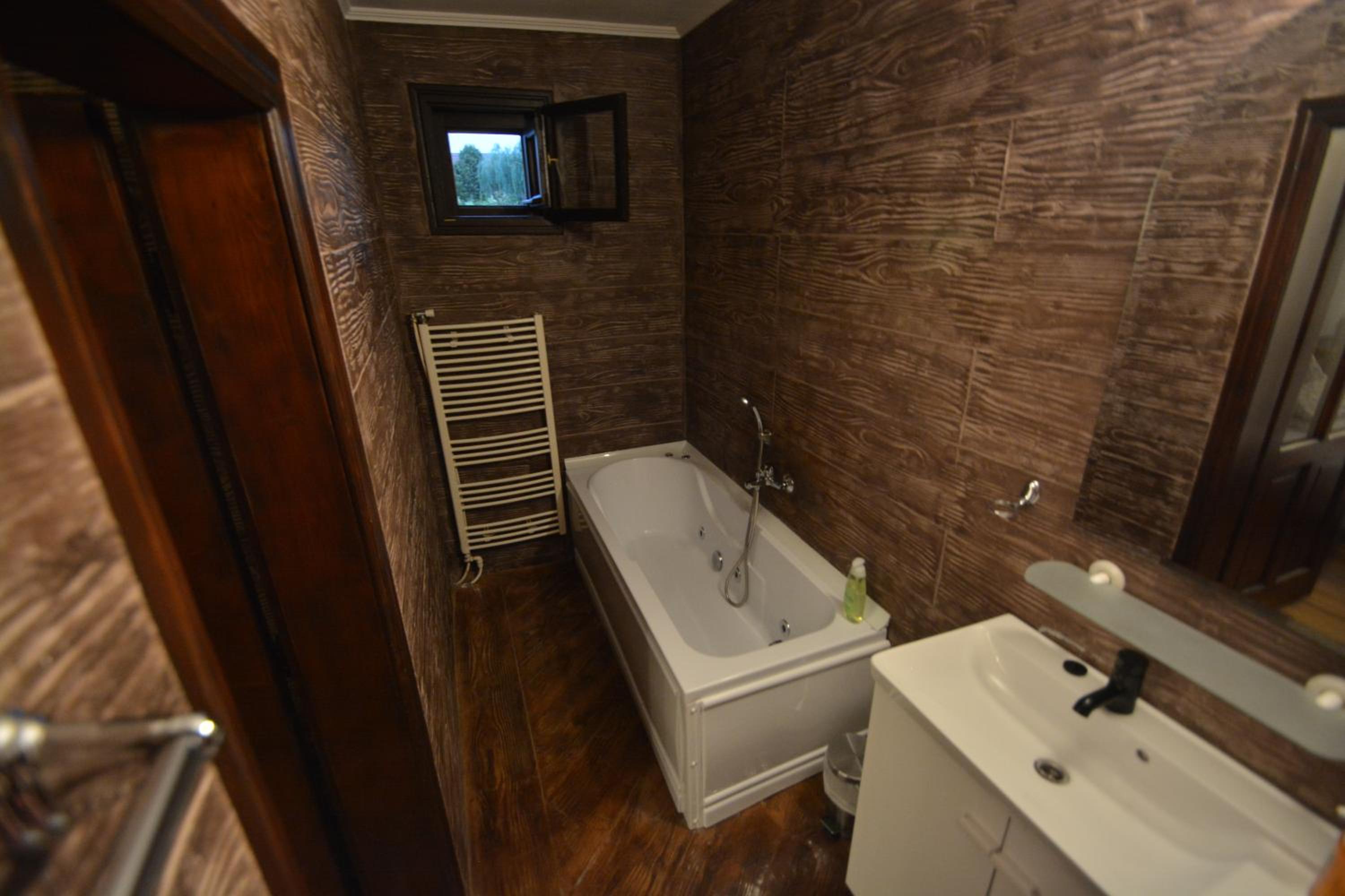 Twin Room with Garden View - Photo 3