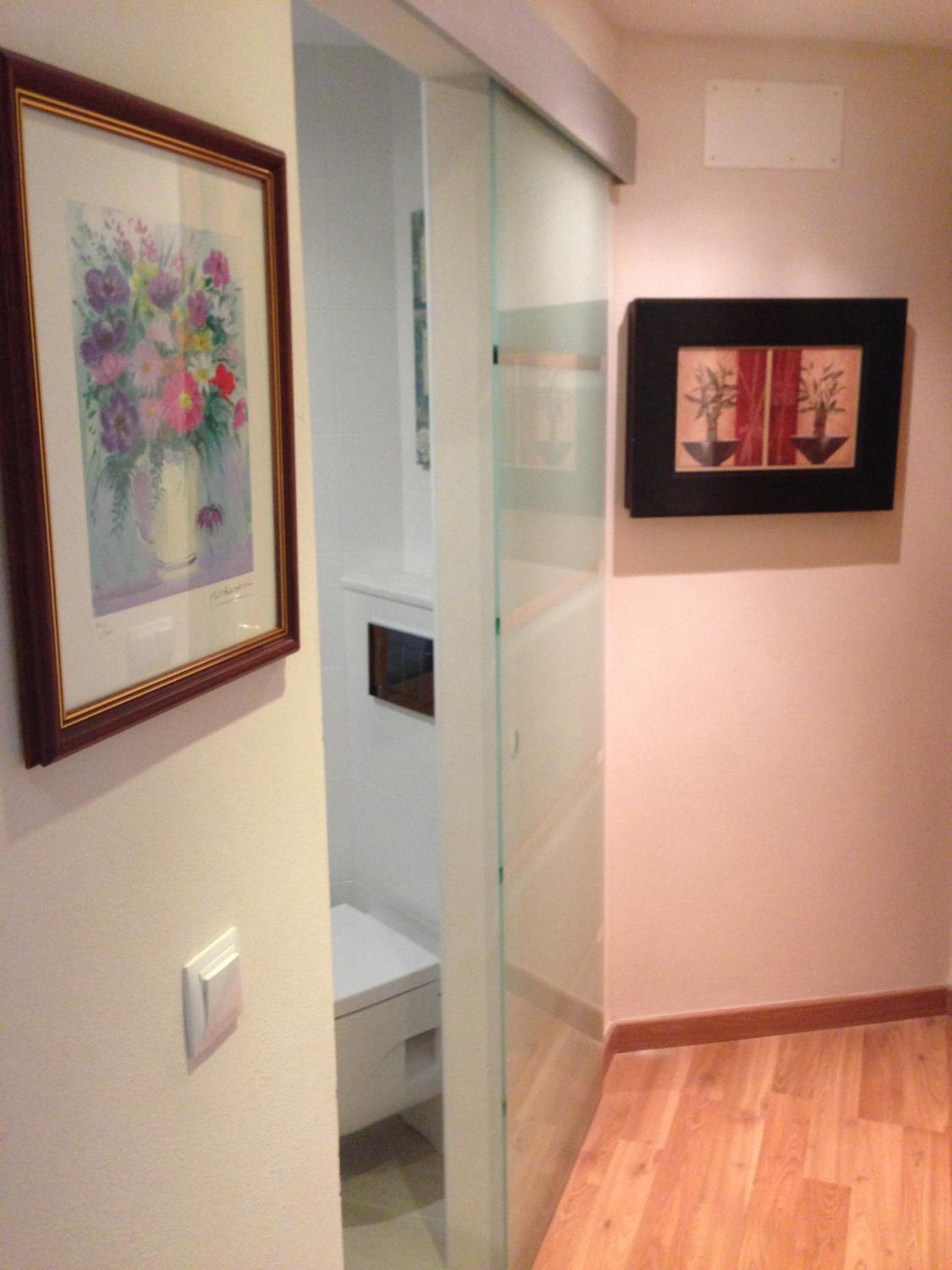 Studio with Balcony - Photo 4