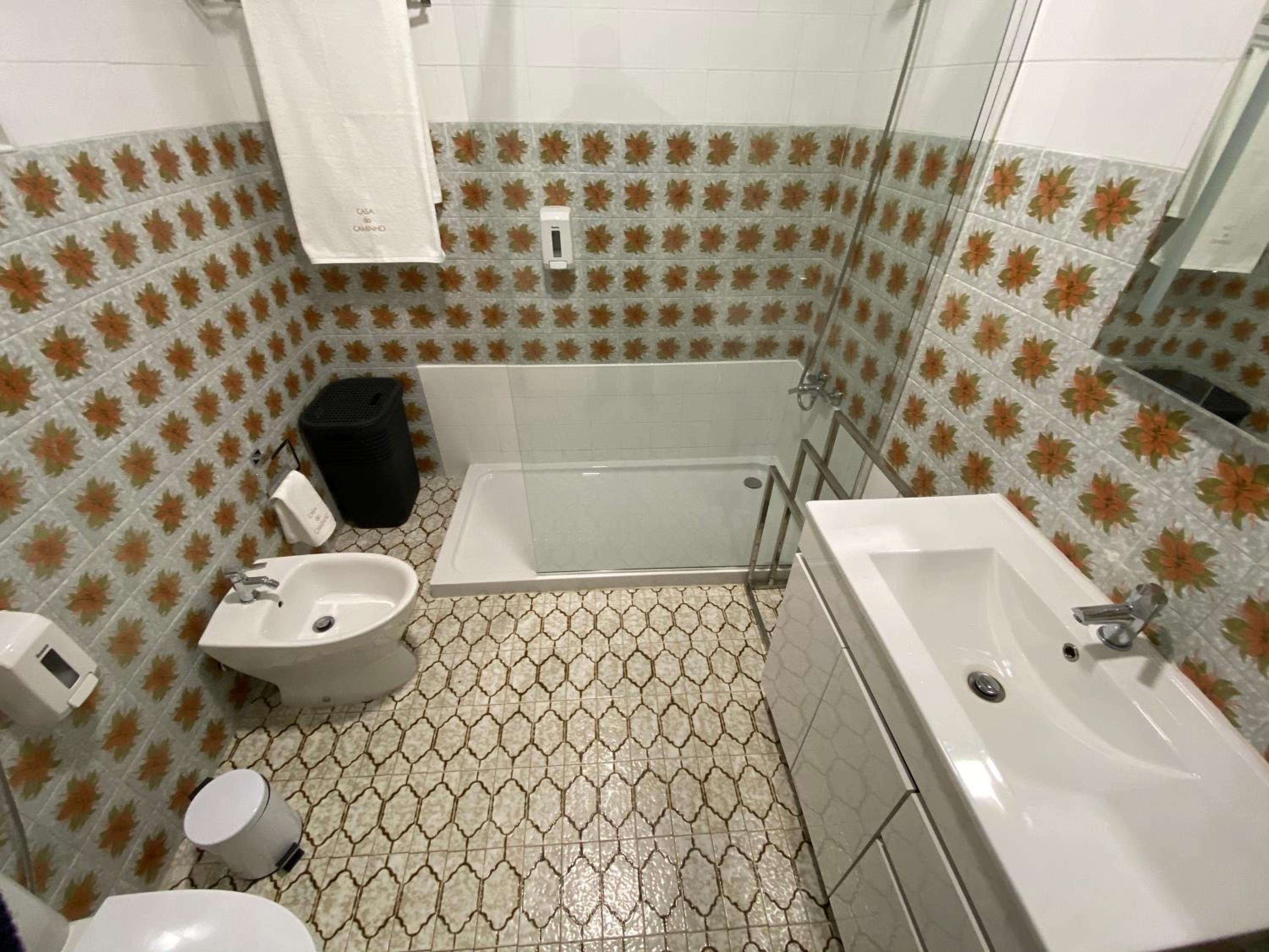 Three-Bedroom Townhouse - Photo 23