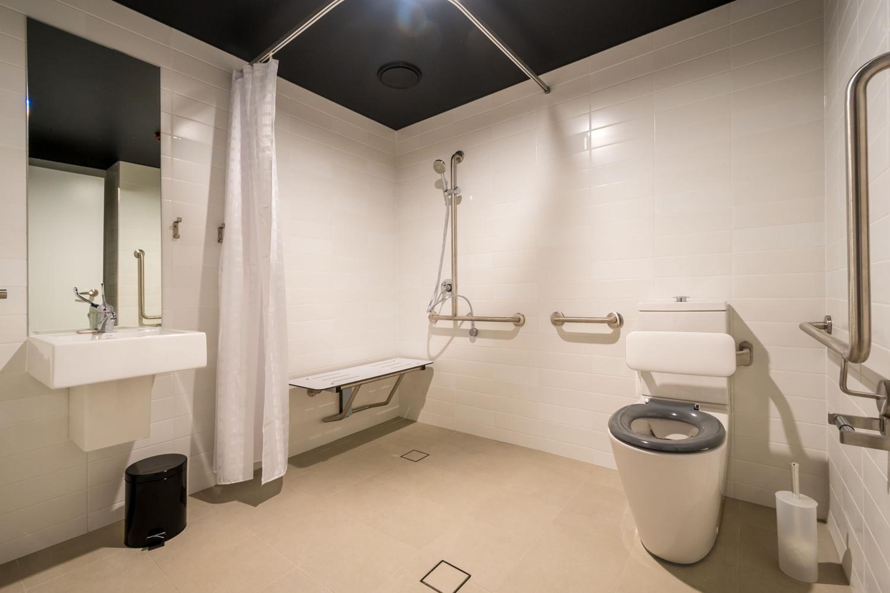 Double Room - Disability Access - Photo 4