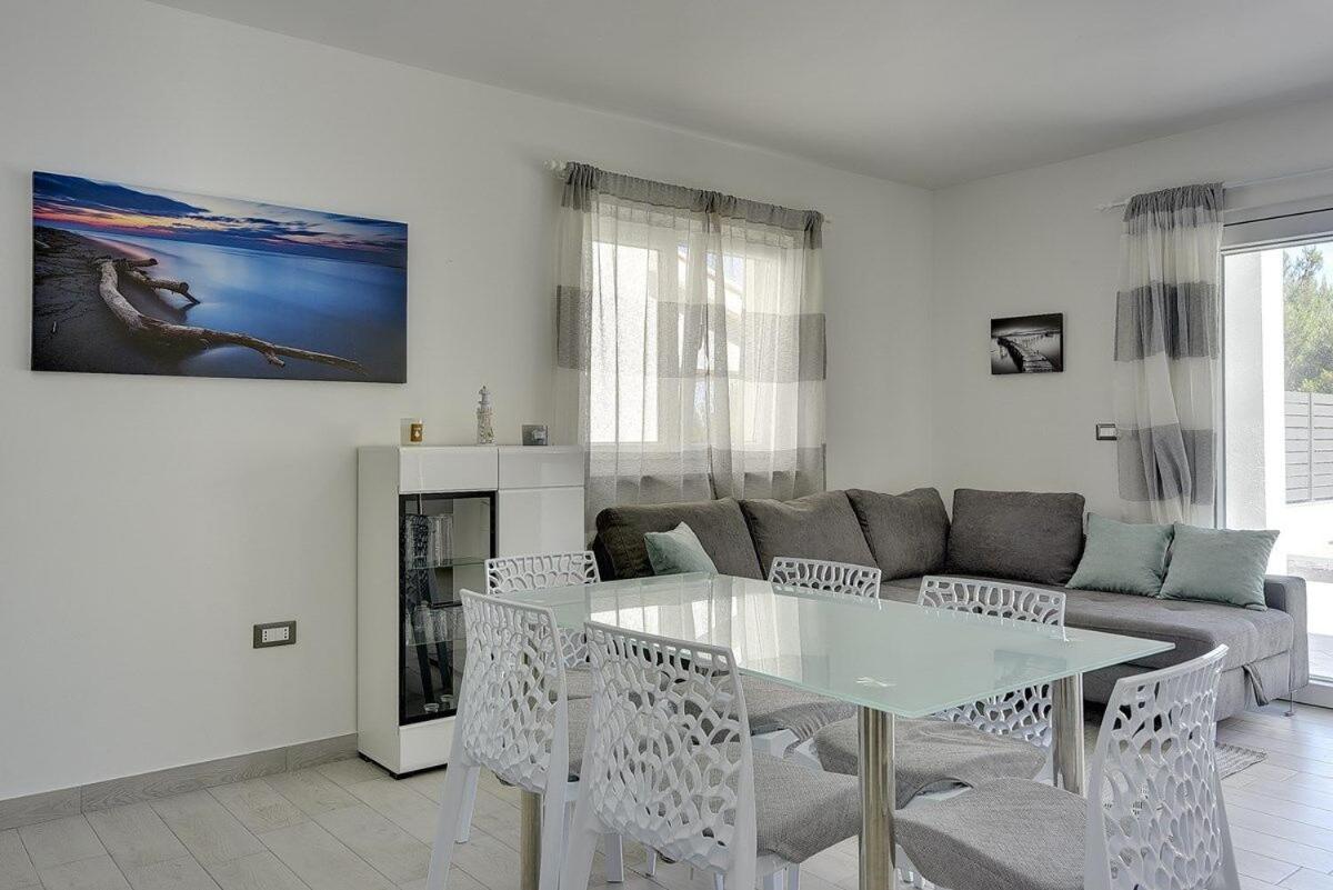 Two-Bedroom Villa photo 2