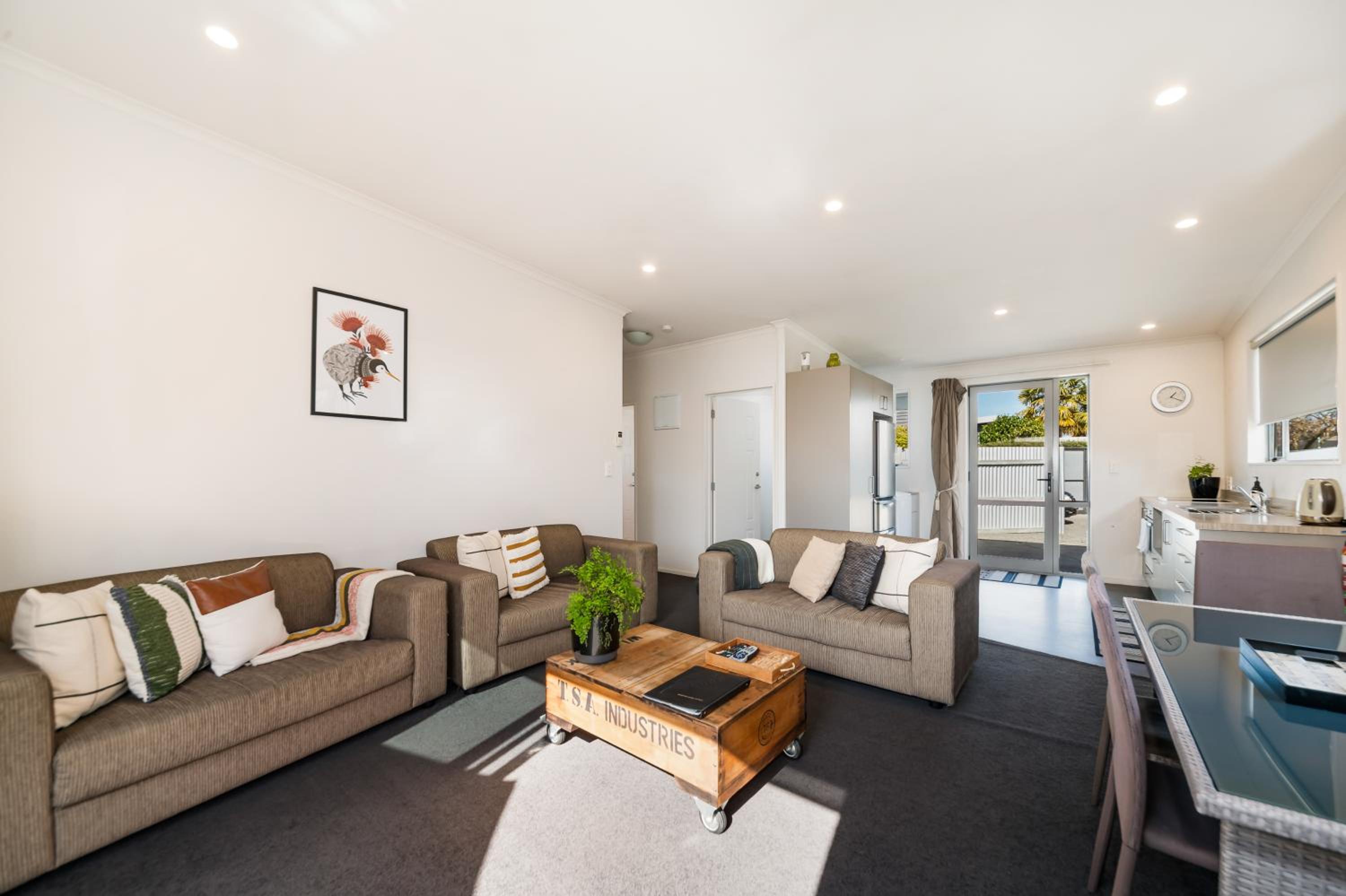 Three Bedroom Family Apartment - Photo 8