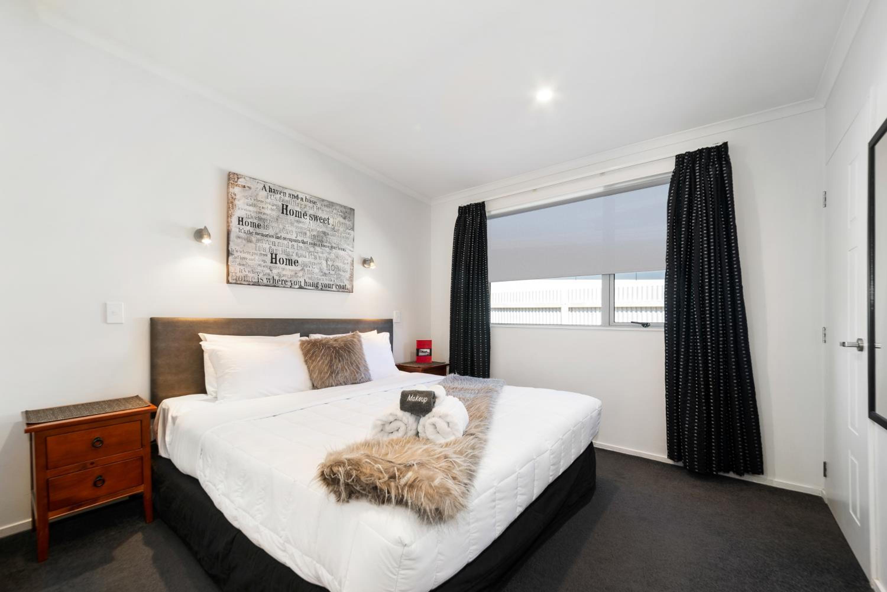 Three Bedroom Family Apartment - Photo 12