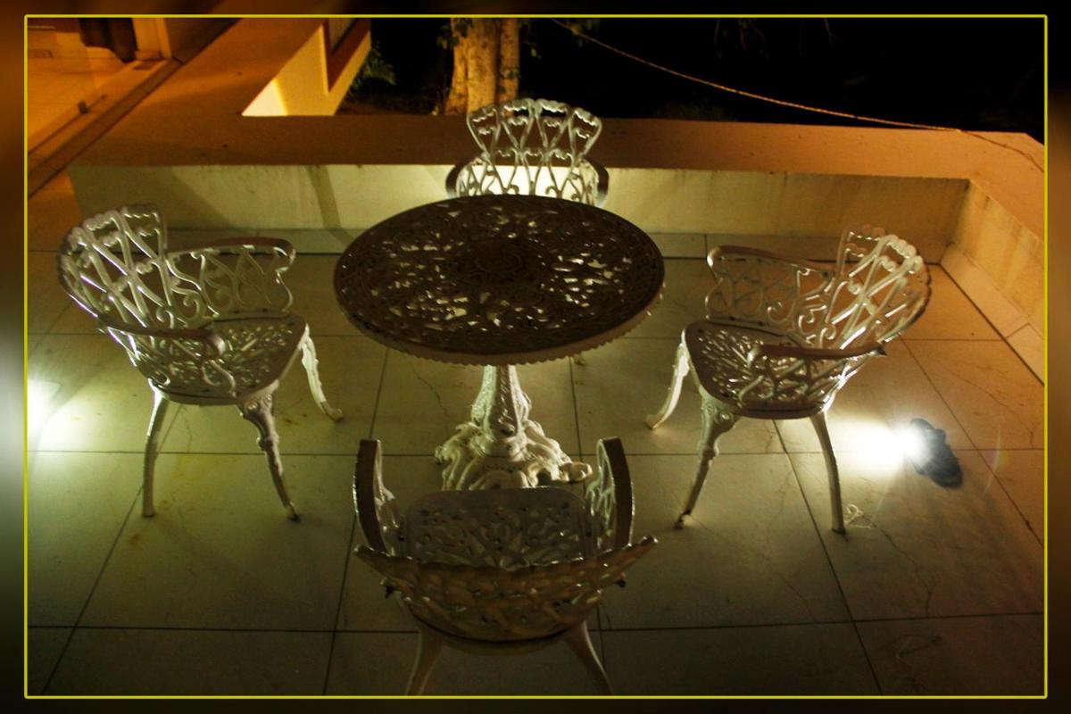 Queen Room With Balcony photo 2