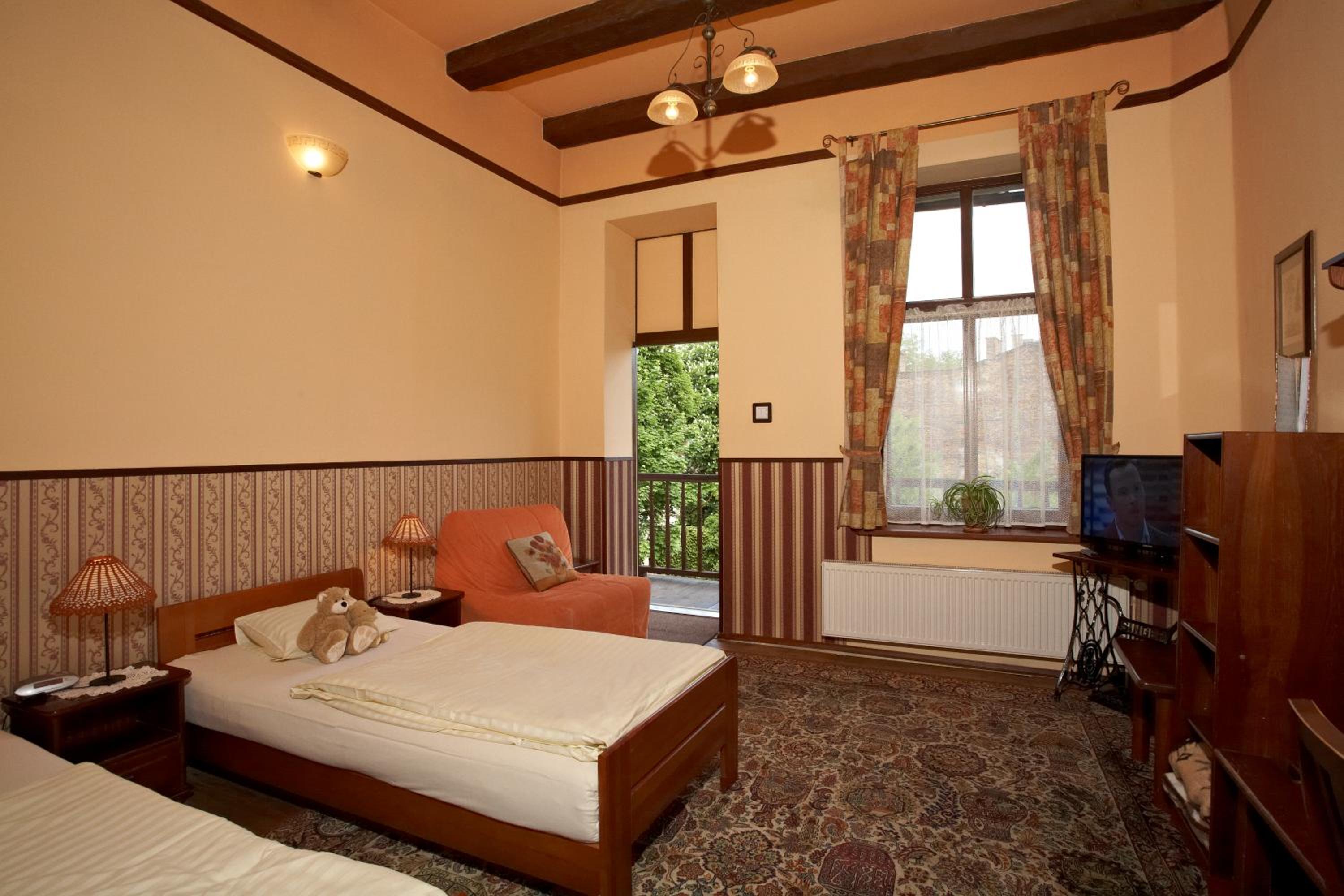 Double or Twin Room - Photo 6