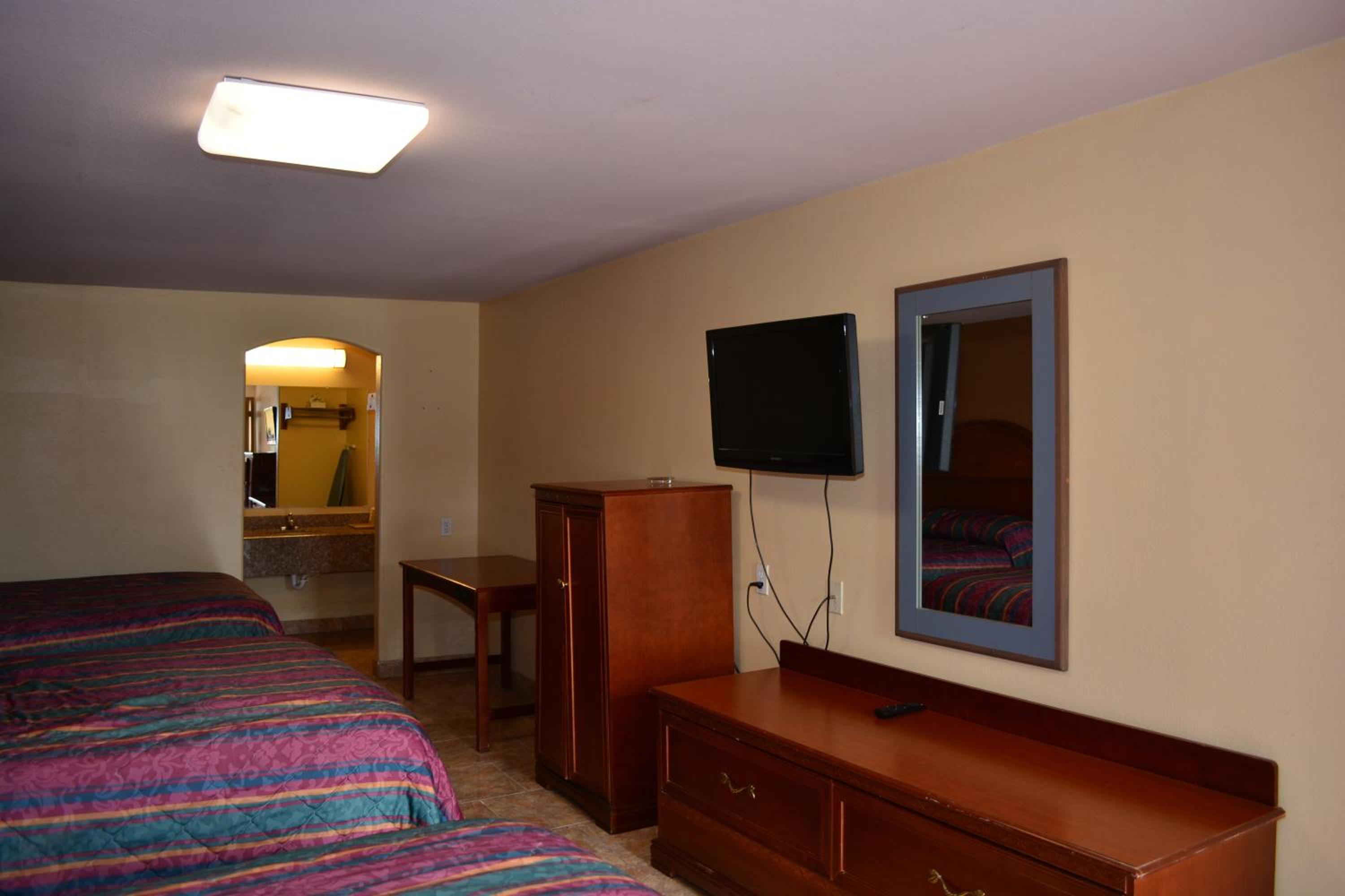 King Room - Non-Smoking photo 1