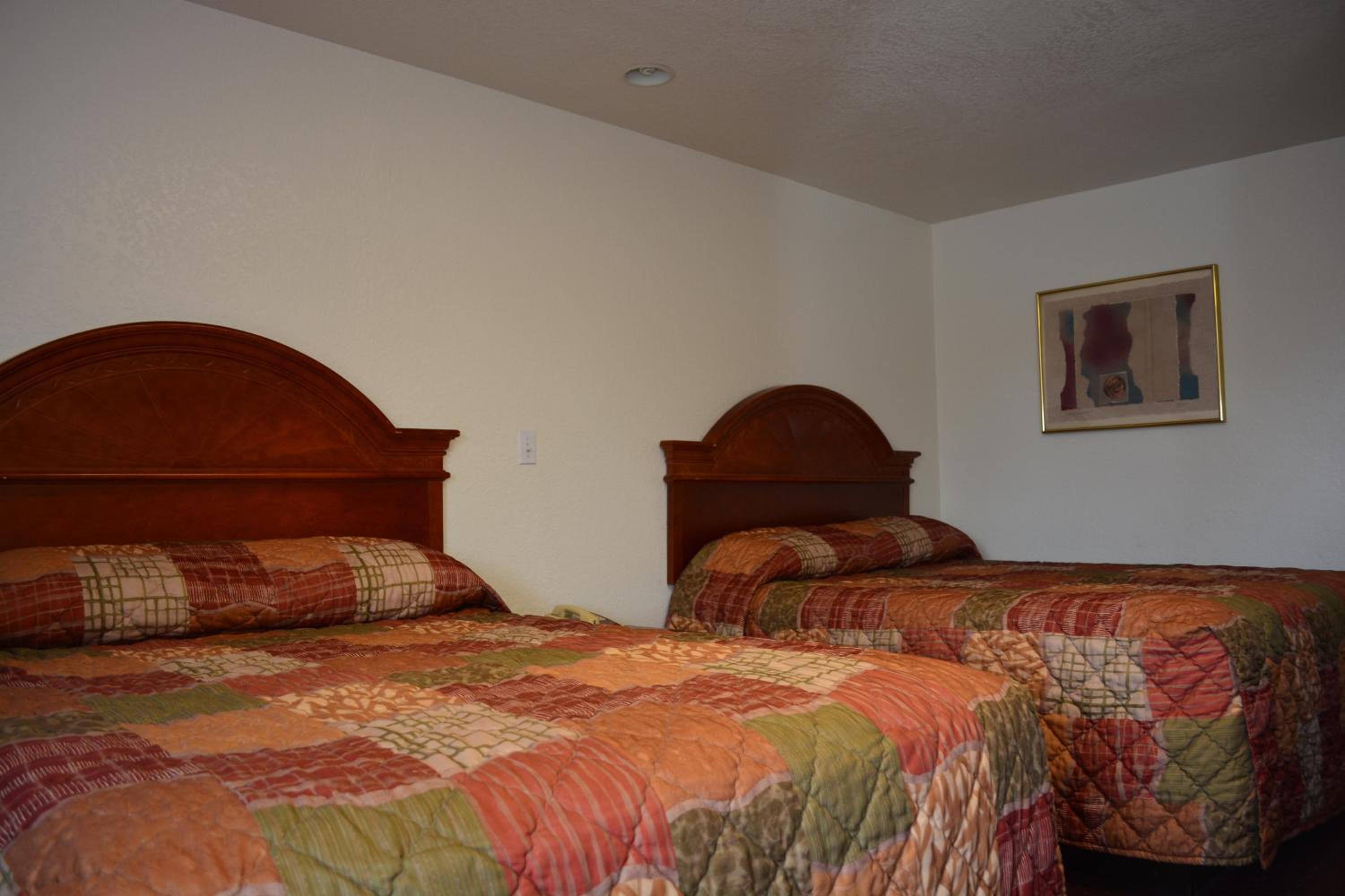 King Room - Non-Smoking photo 2