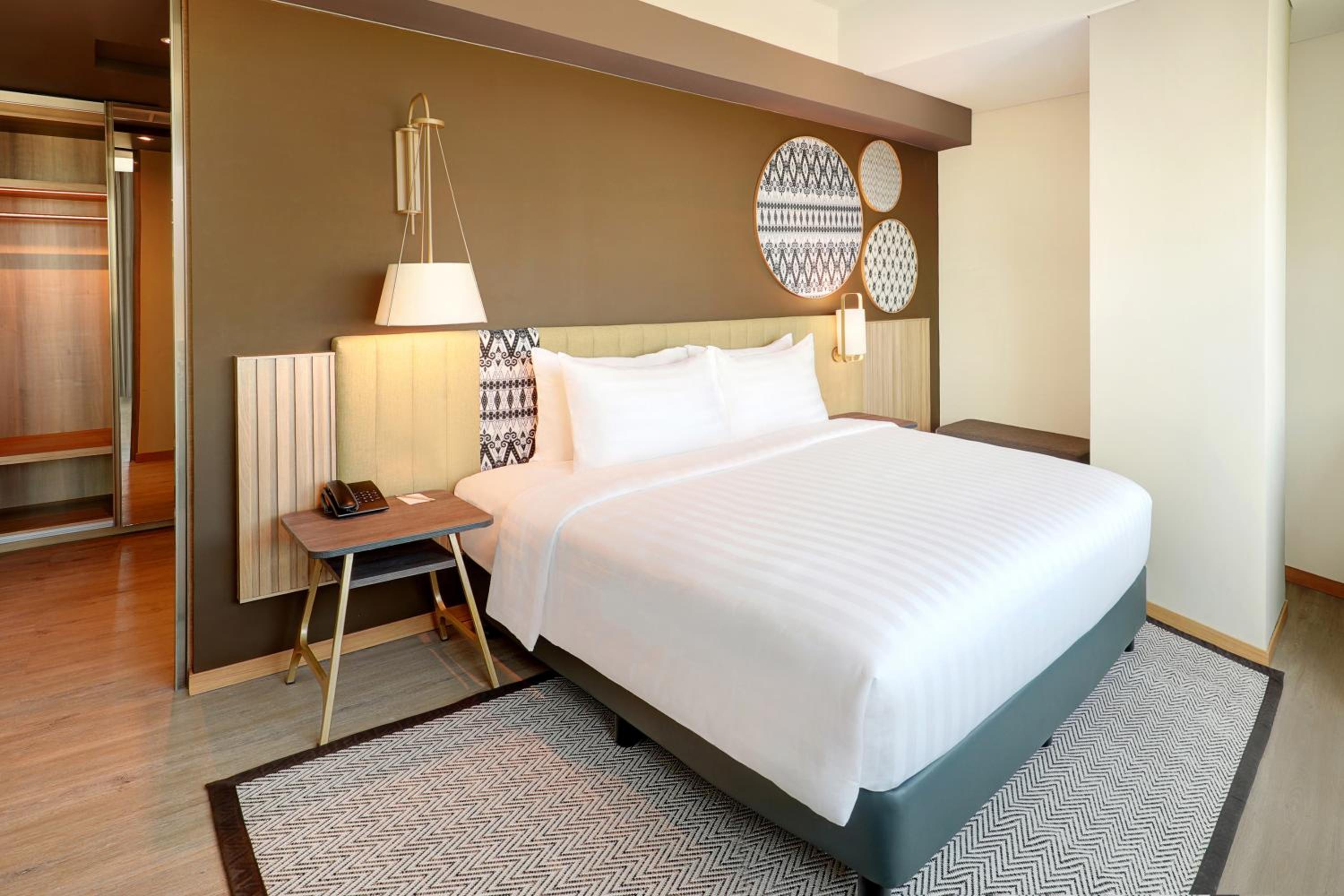 Executive King Suite - Photo 5