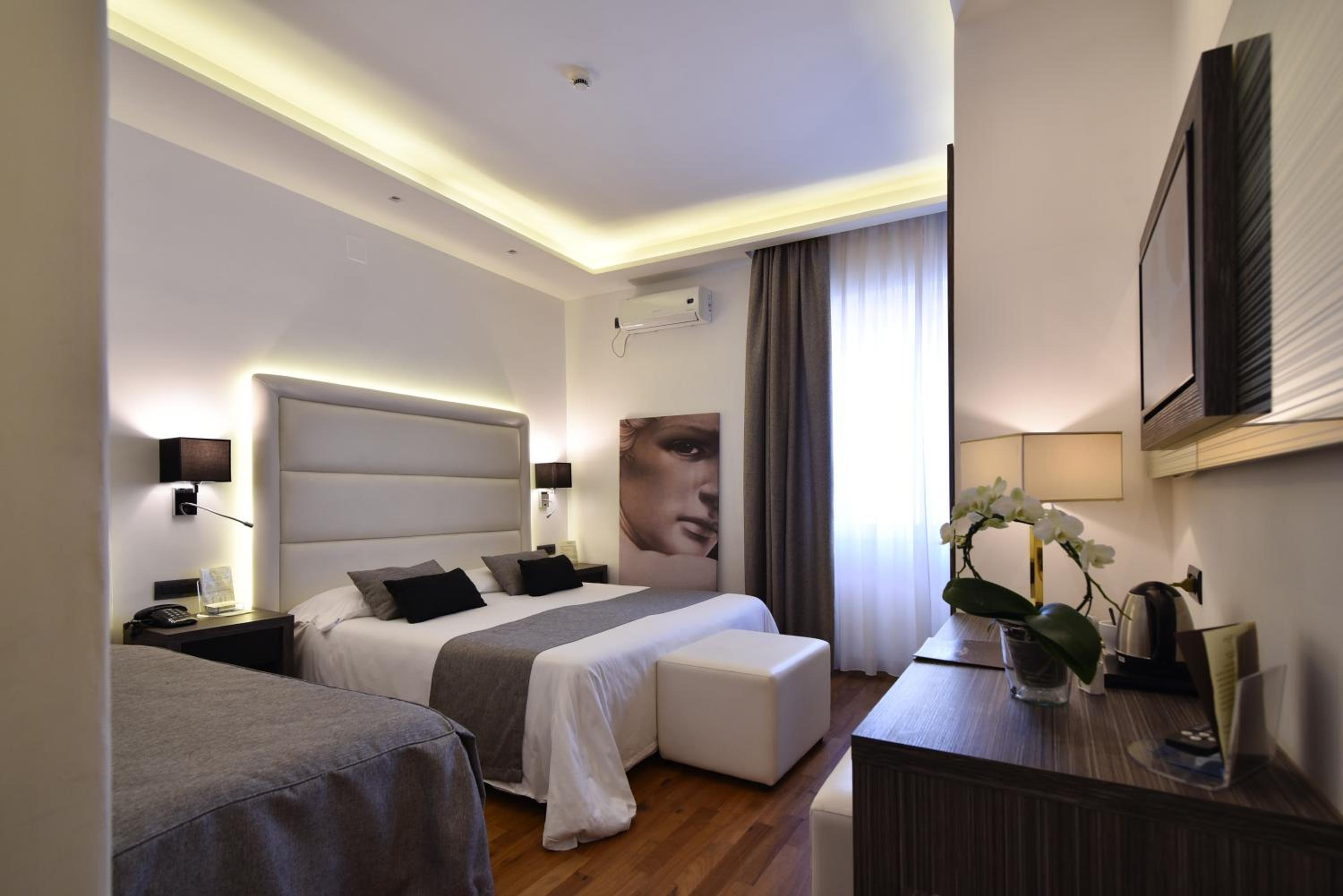 Triple Room - Photo 8