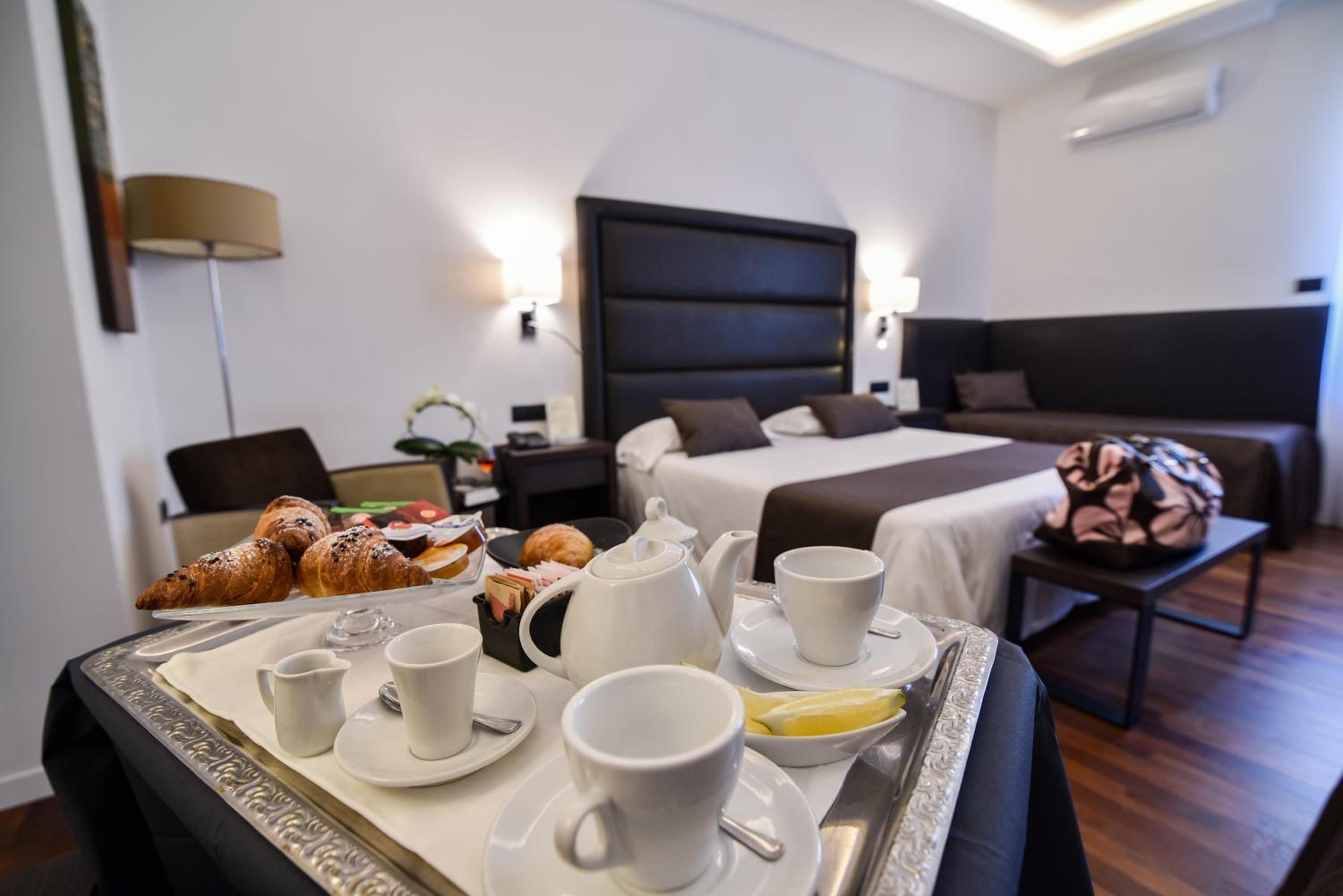 Quadruple Room - Photo 11