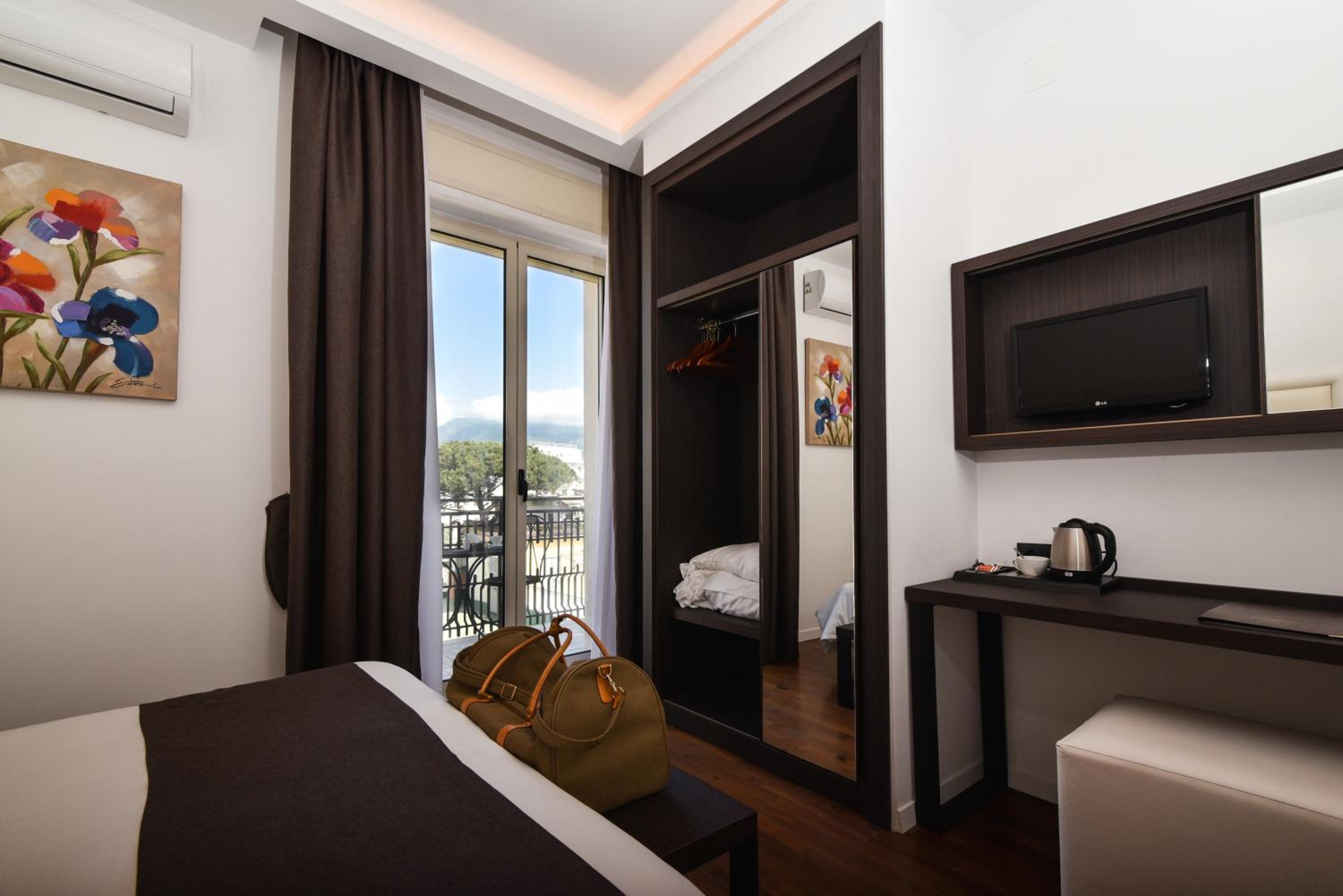 Triple Room - Photo 6