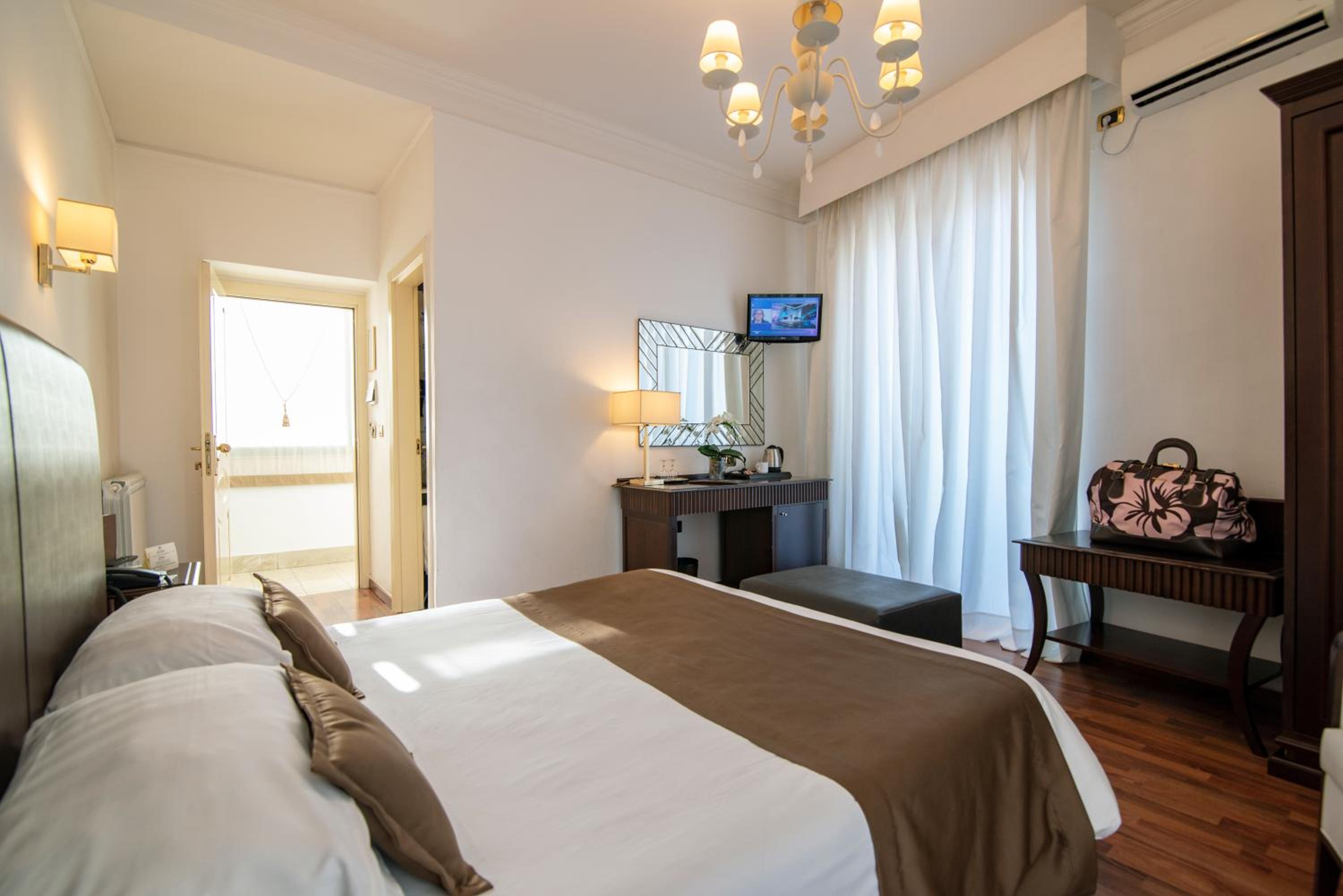 Superior Double Room - Photo 12