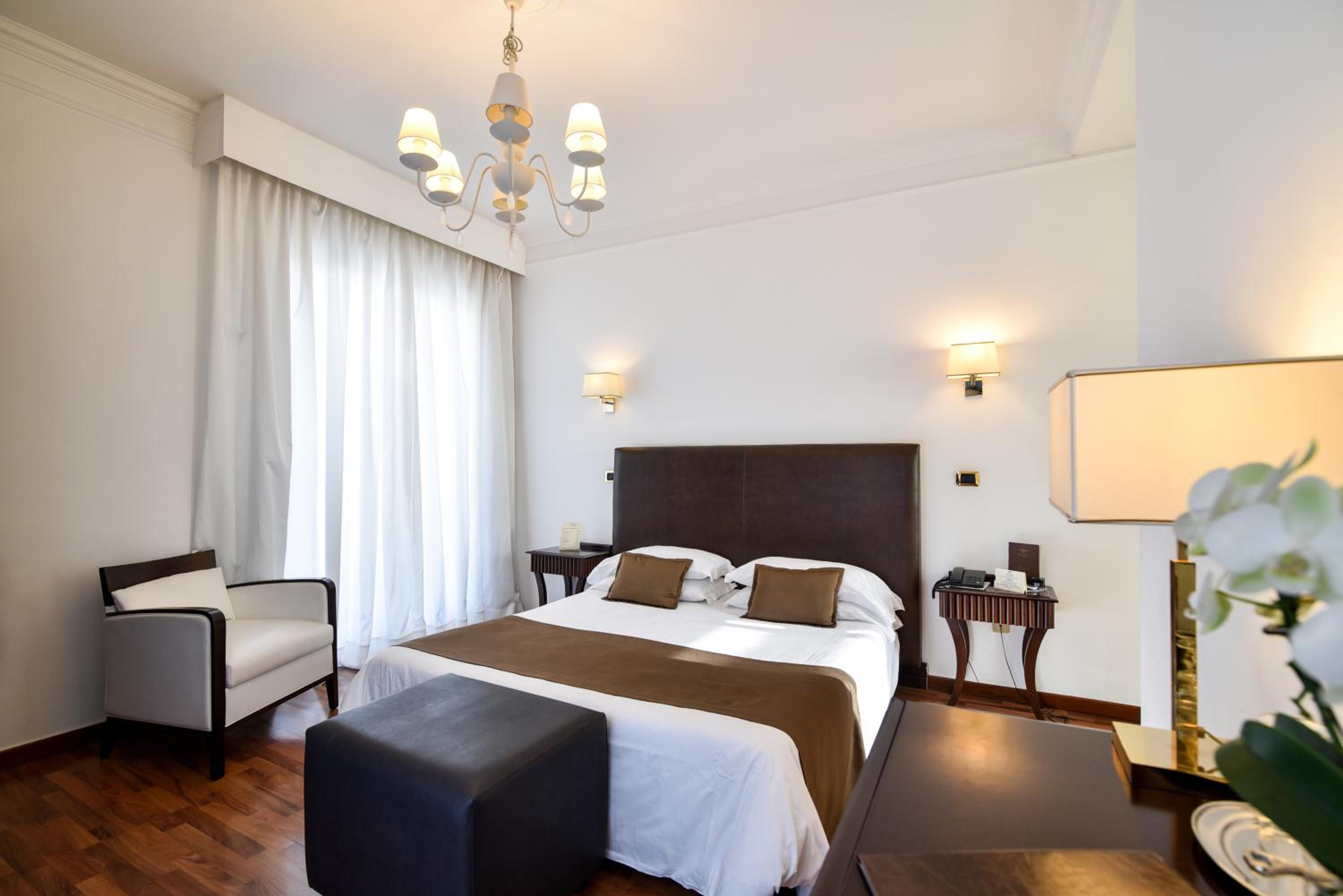 Superior Double Room - Photo 11